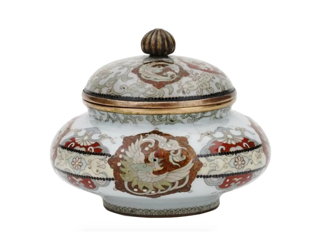 Antique Japanese Meiji Period Round Cloisonne Covered Jar In Good Condition For Sale In New York, NY
