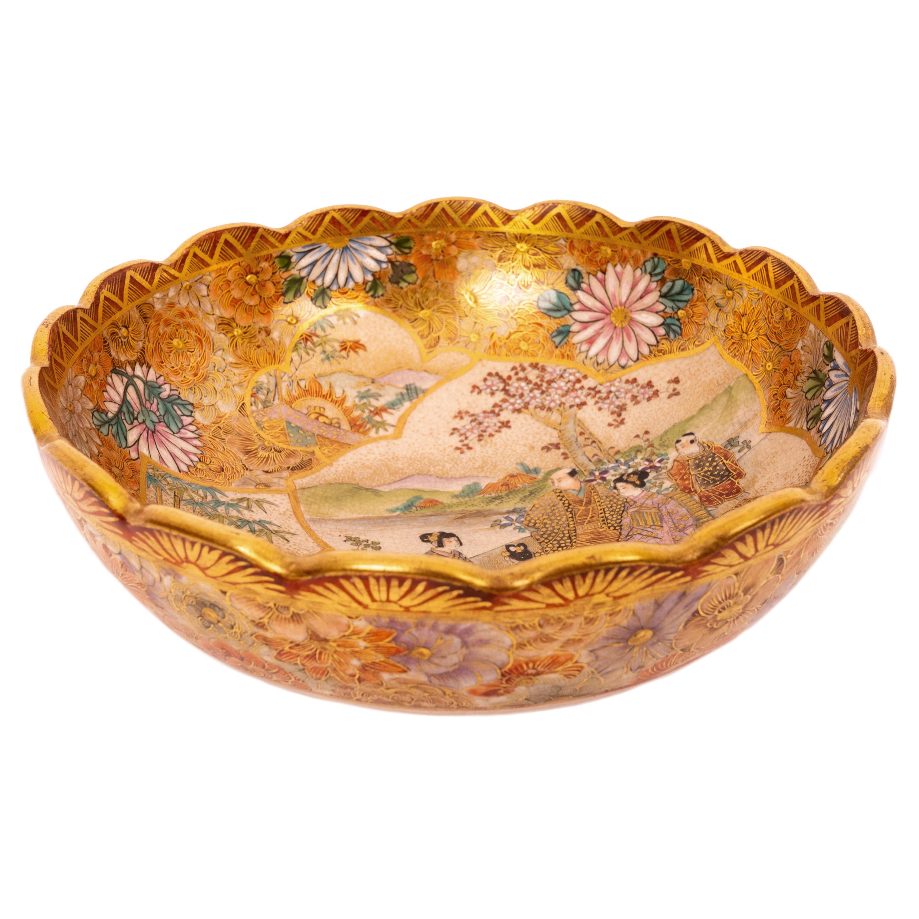 A very fine antique Japanese Meiji period Satsuma pottery bowl, circa 1890.
The bowl having a lobed rim and finely decorated & gilt to the outside with a 'thousand flowers' decoration, the inside of the bowl also with gilded and floral decoration.