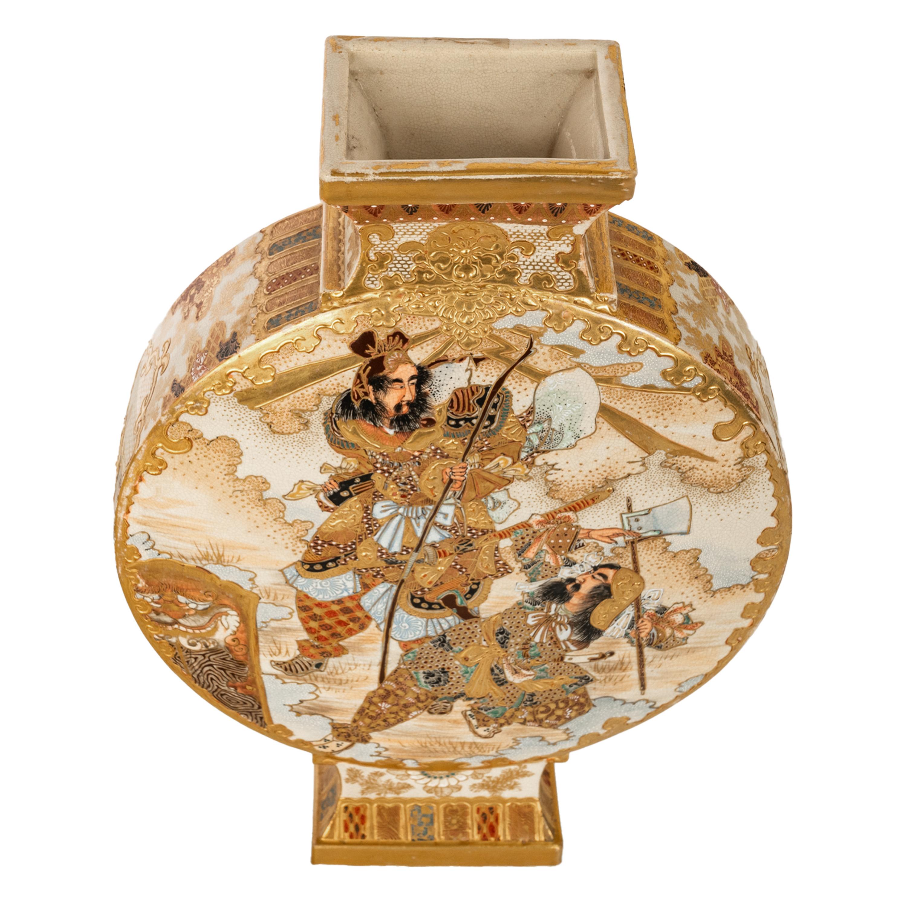 Antico vaso a forma di luna in ceramica Satsuma del periodo Meiji Samurai 1880 3