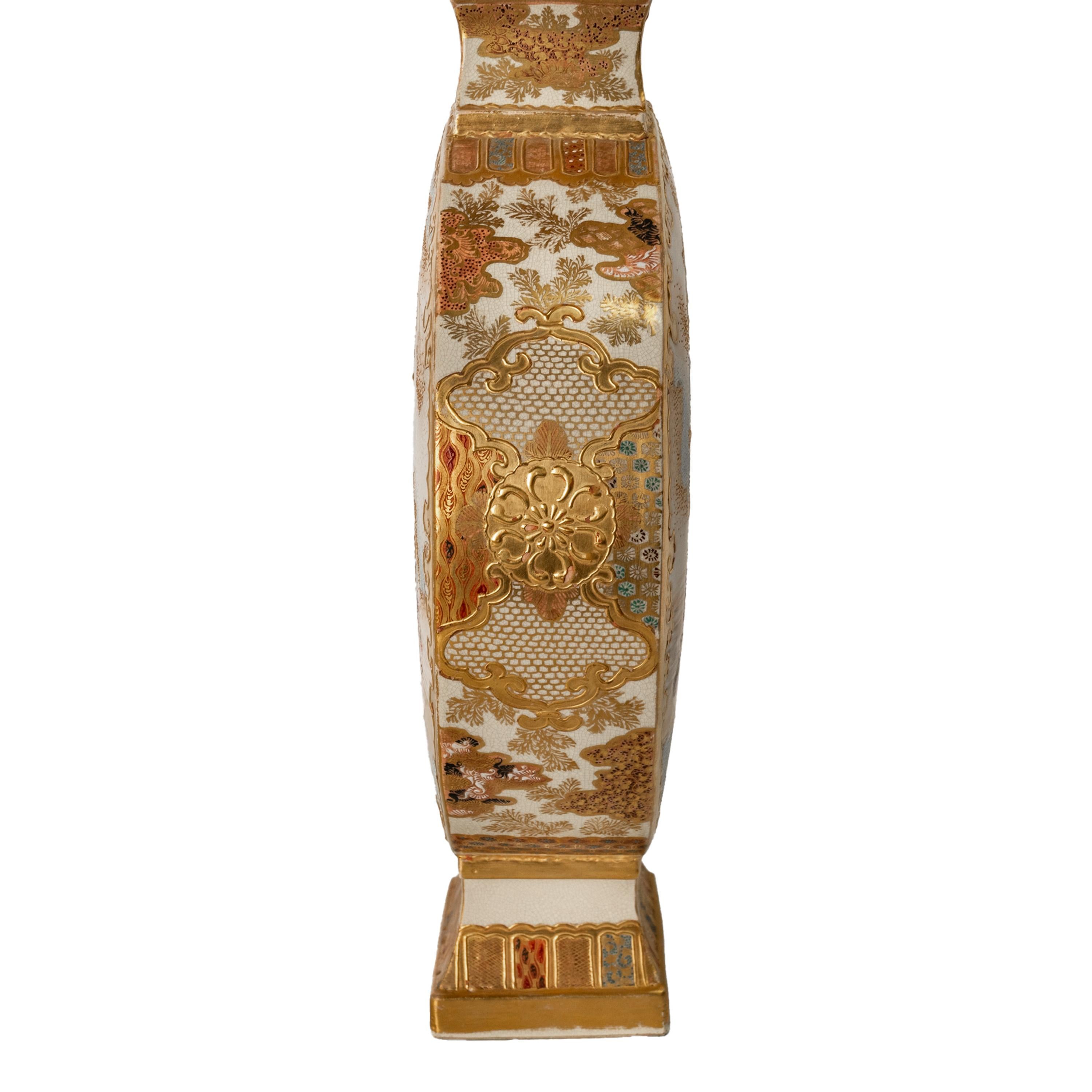 Antico vaso a forma di luna in ceramica Satsuma del periodo Meiji Samurai 1880 4