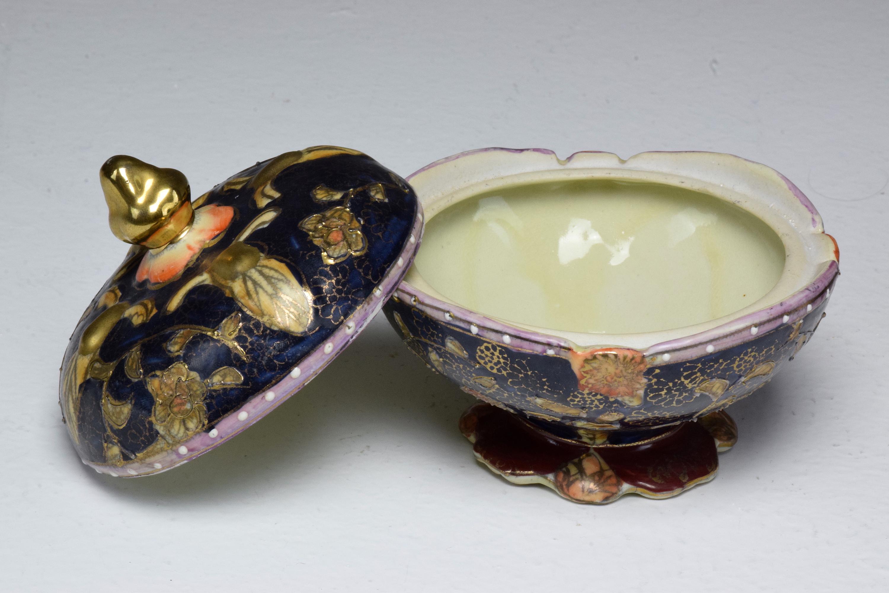 Paar antike japanische Porzellanschachteln oder Schmuckkästchen aus der Meiji-Periode 3