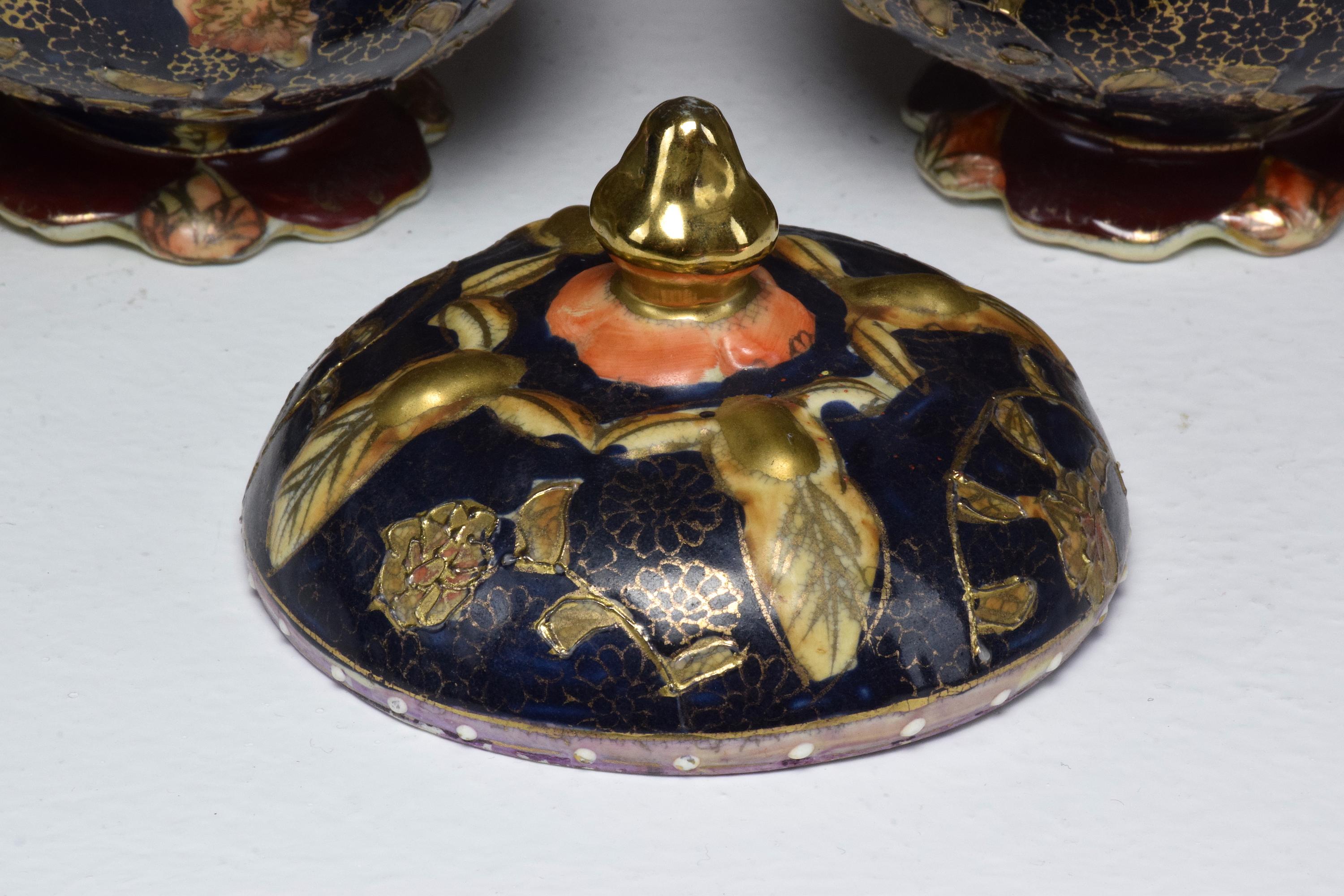 Paar antike japanische Porzellanschachteln oder Schmuckkästchen aus der Meiji-Periode 2
