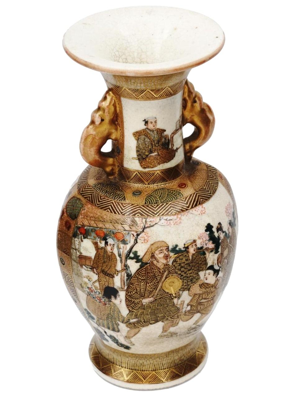 Antique JAPANESE MEIJI Period SATSUMA Vase In Good Condition For Sale In Richmond Hill, ON