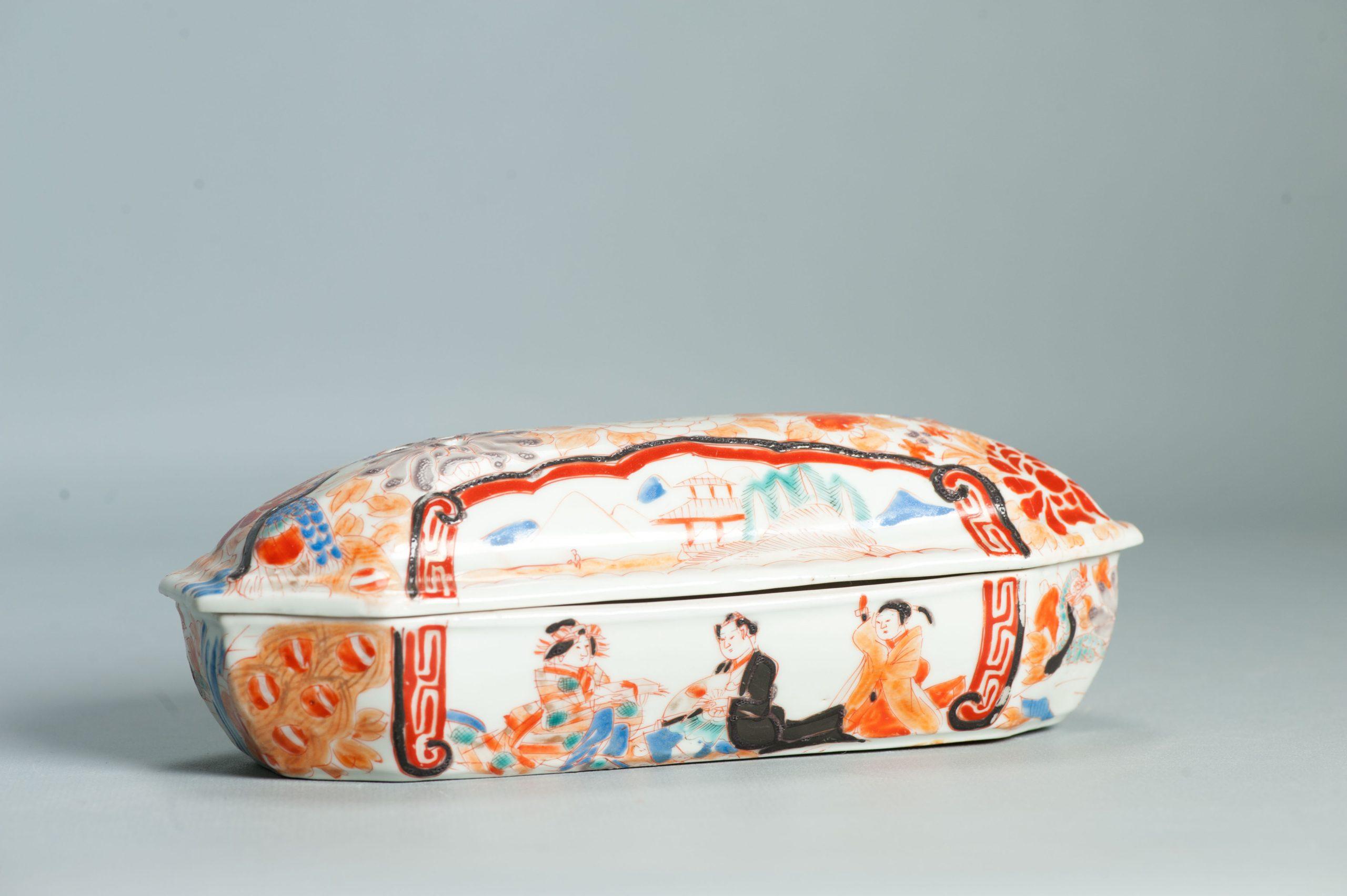 Antique Japanese Meiji Period Soap Box Porcelain MArked base Japan For Sale 9