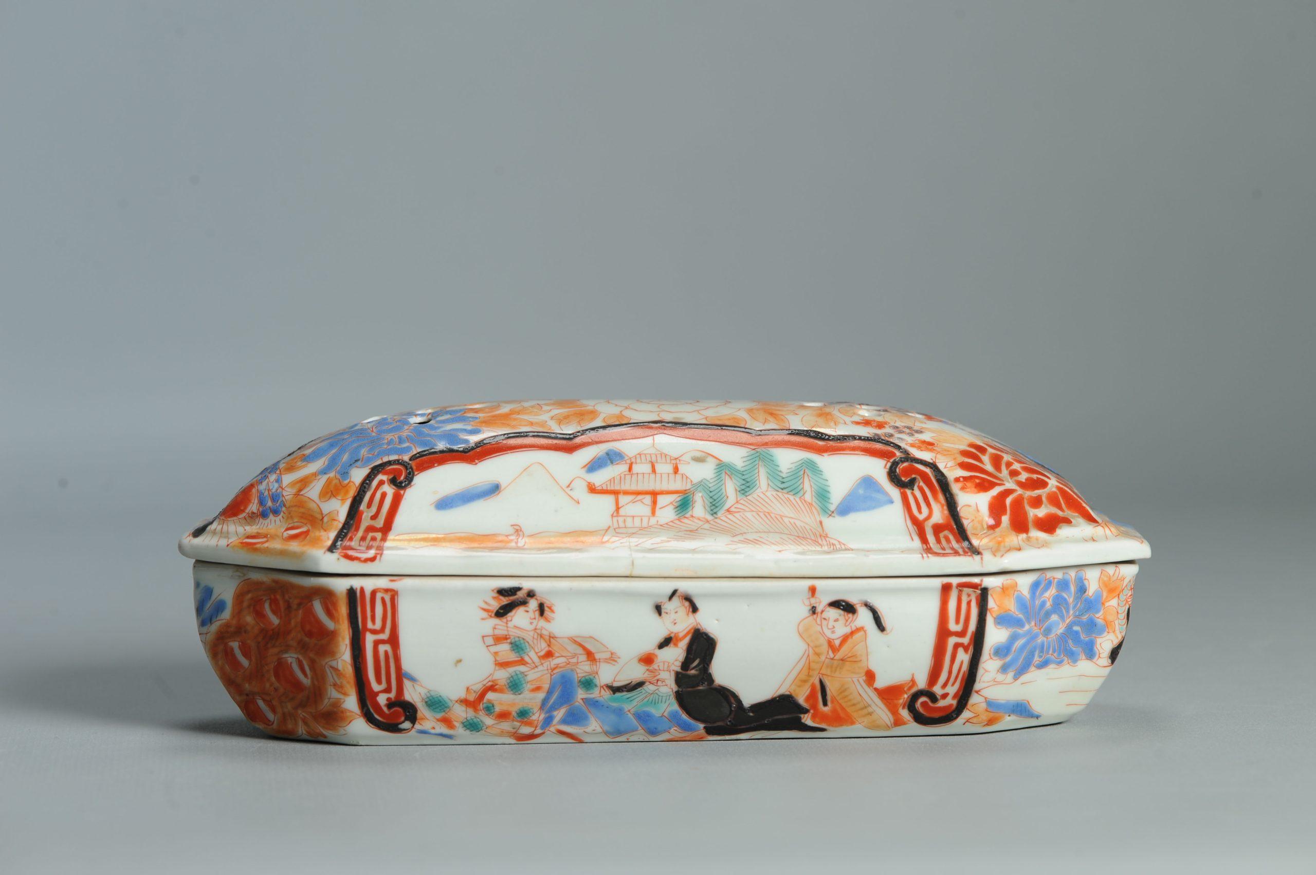 20th Century Antique Japanese Meiji Period Soap Box Porcelain MArked base Japan For Sale