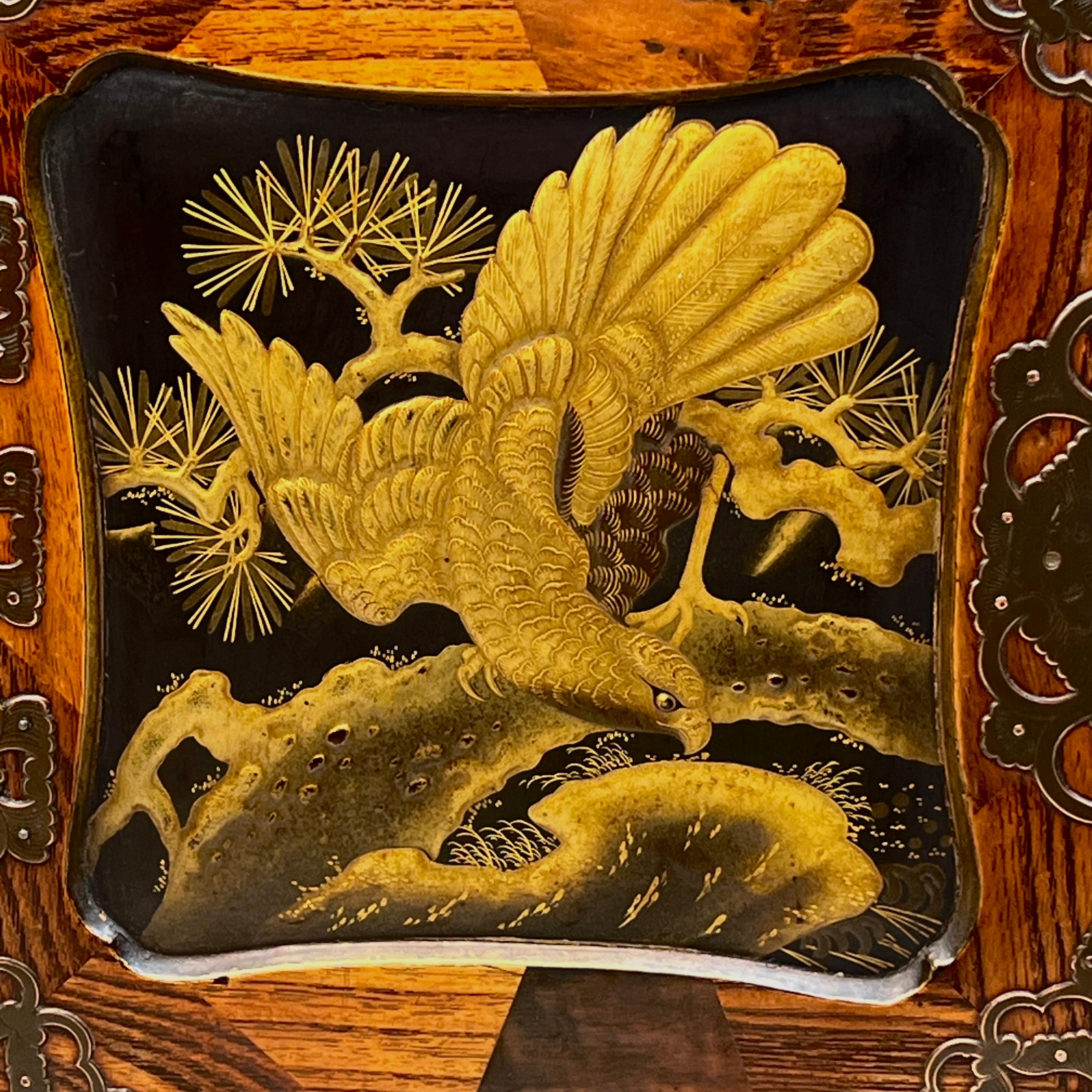 Antiguo Gabinete Japonés de Coleccionistas de Joyas de Mesa de la Época Meiji principios del siglo XX