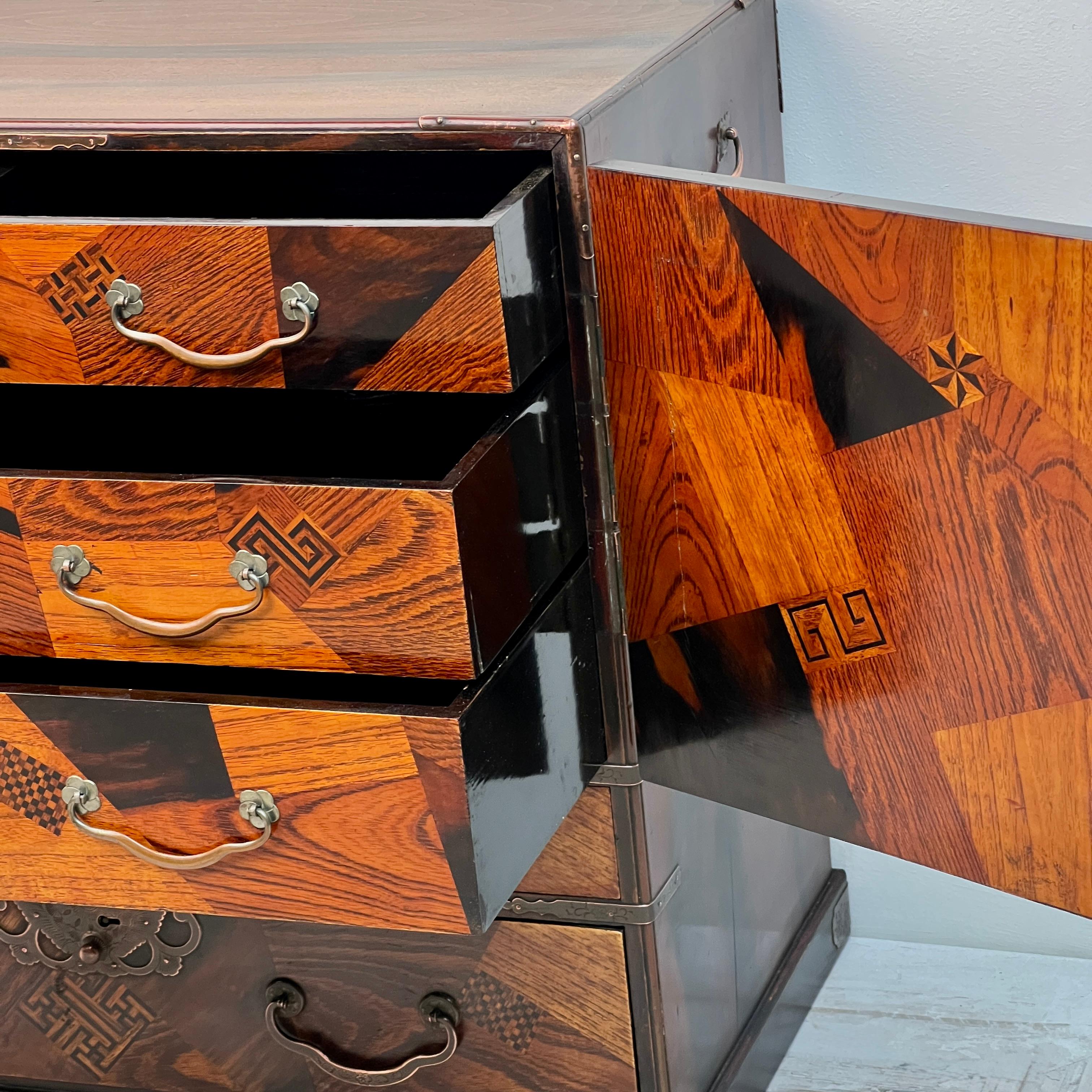 Antiguo Gabinete Japonés de Coleccionistas de Joyas de Mesa de la Época Meiji Cobre