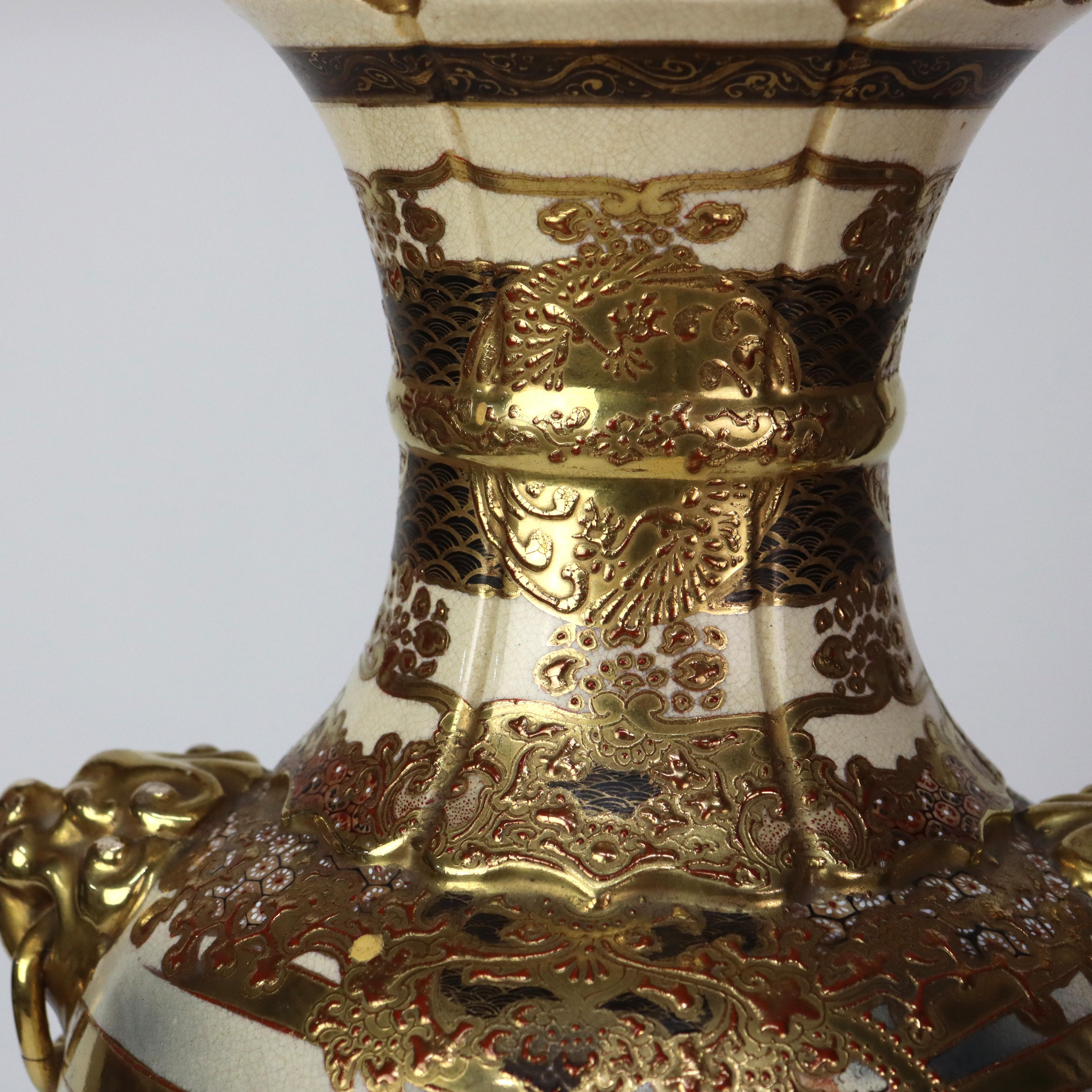 XX secolo Antico vaso giapponese Meiji Satsuma in ceramica dorata C1900 in vendita