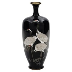 Vase antique Meiji japonais en émail cloisonné et fil d'argent avec grue