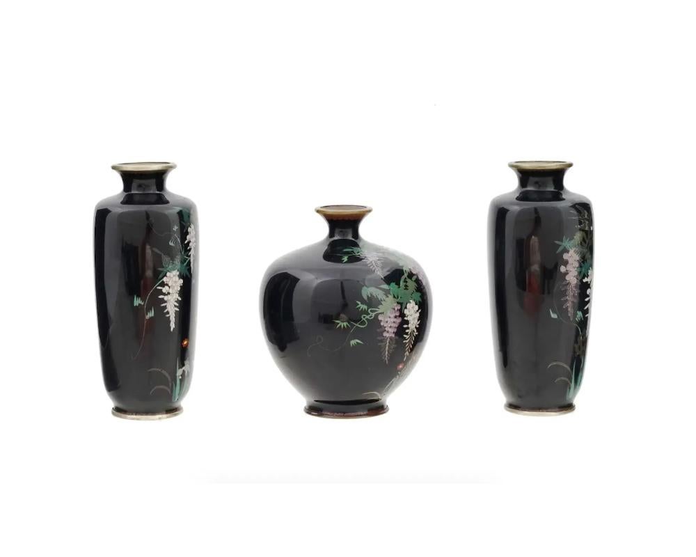 Rare 3 Piece Set of Antique Meiji Japanese Cloisonne Enamel Silver Wire Vases wi In Good Condition For Sale In New York, NY