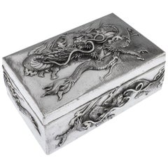 Antique boîte à dragon japonaise Meiji en argent massif:: Samurai Shokai:: circa 1900