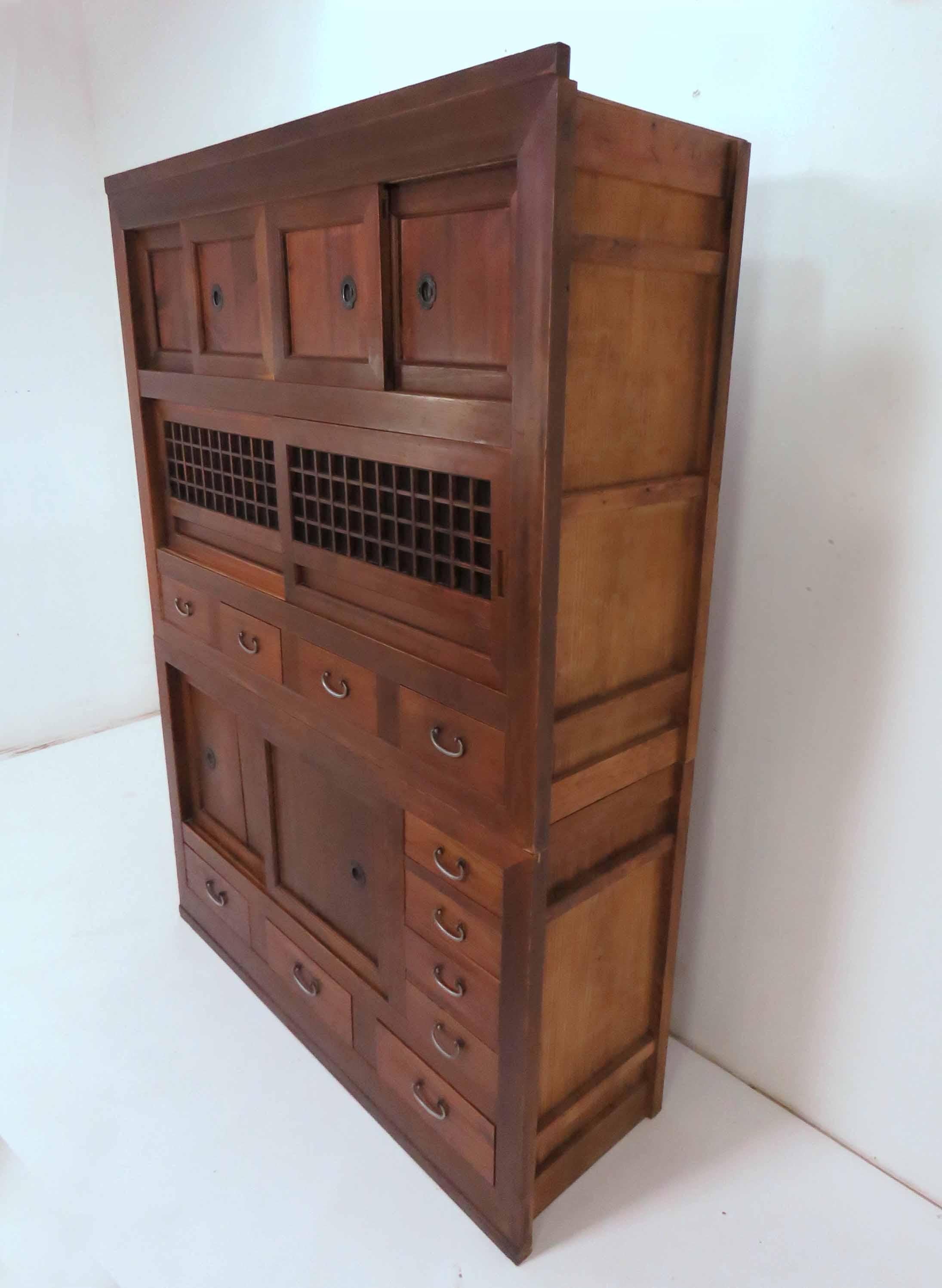 Antique Japanese Mizuya Kitchen Tansu In Good Condition In Peabody, MA