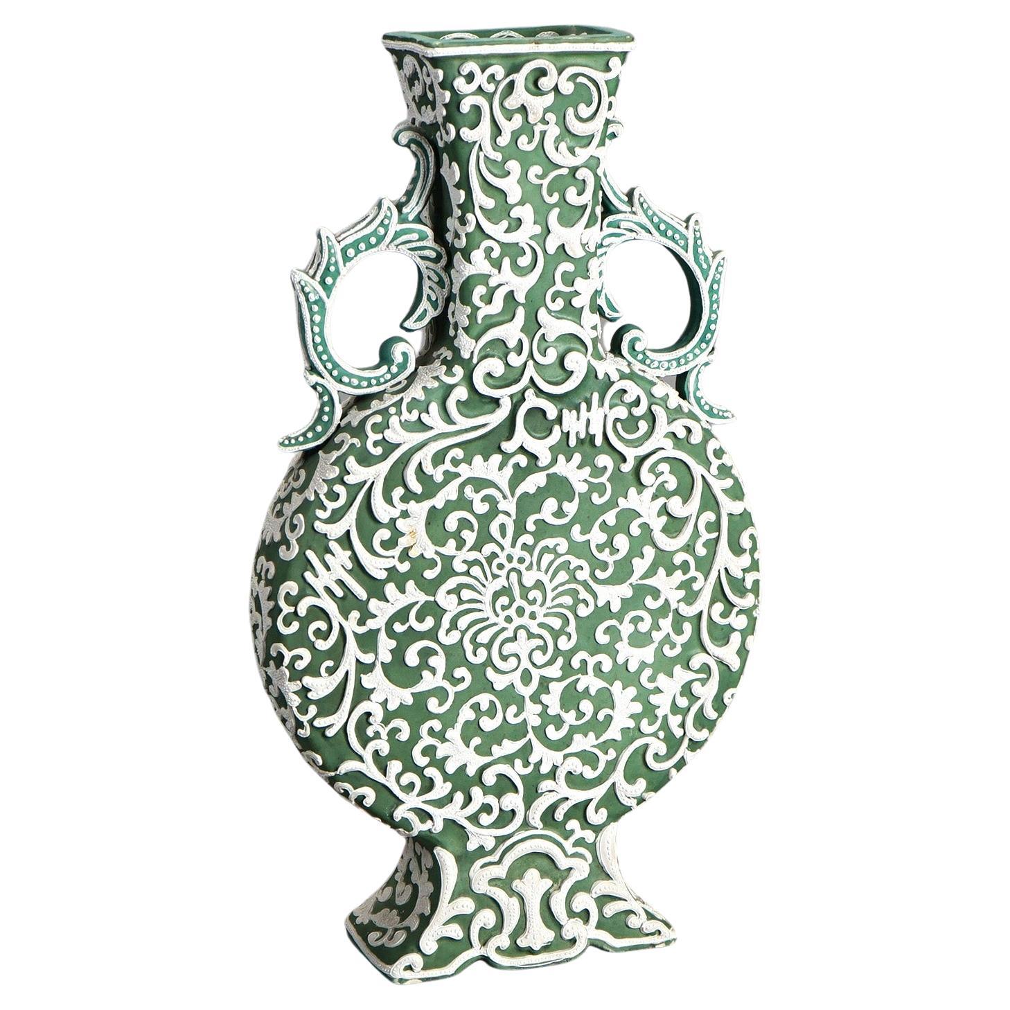 Vase d'oreiller japonais ancien vert Moriage, C1920 en vente
