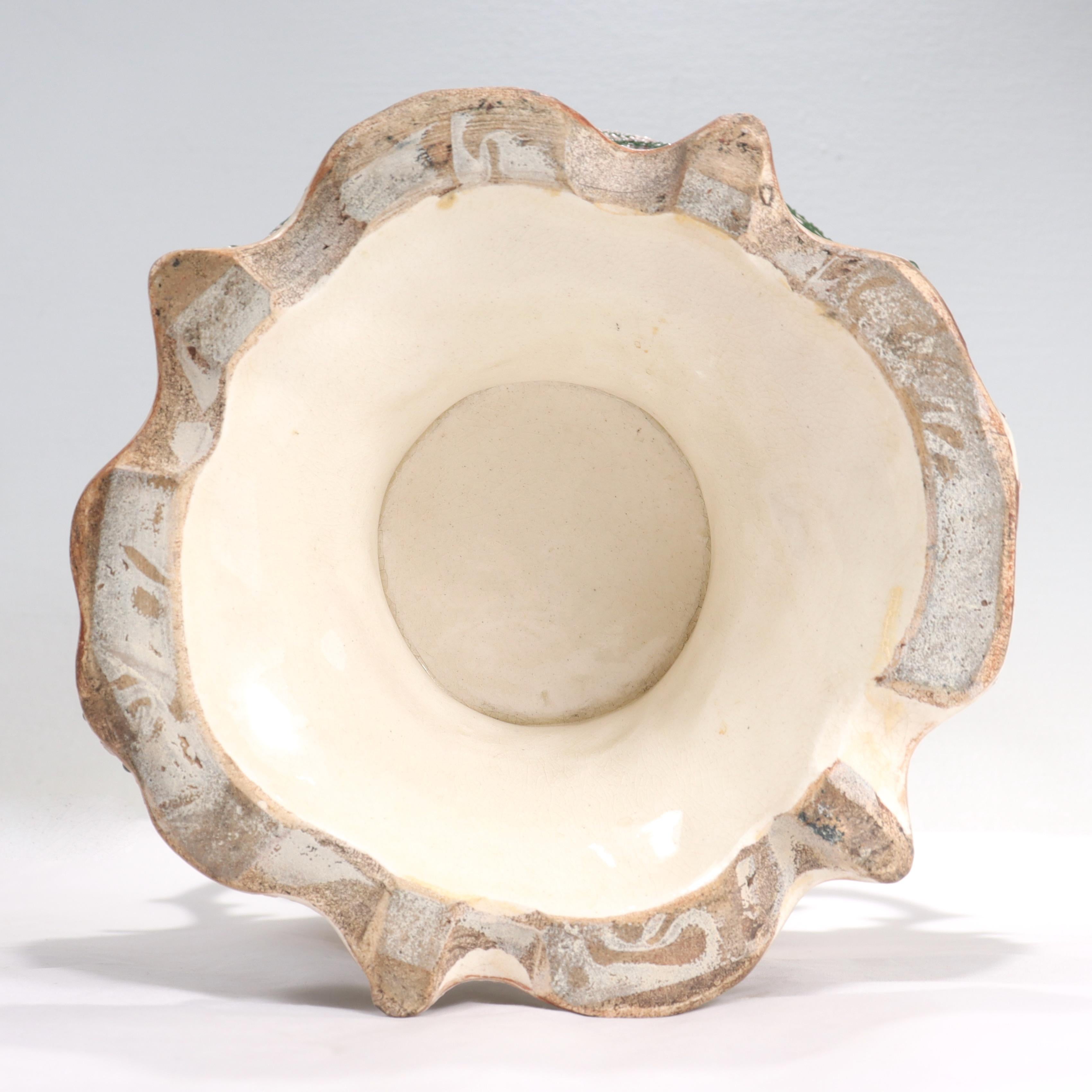 Ancien vase ou jarre couvert en porcelaine japonaise Moriage de Nippon en vente 7