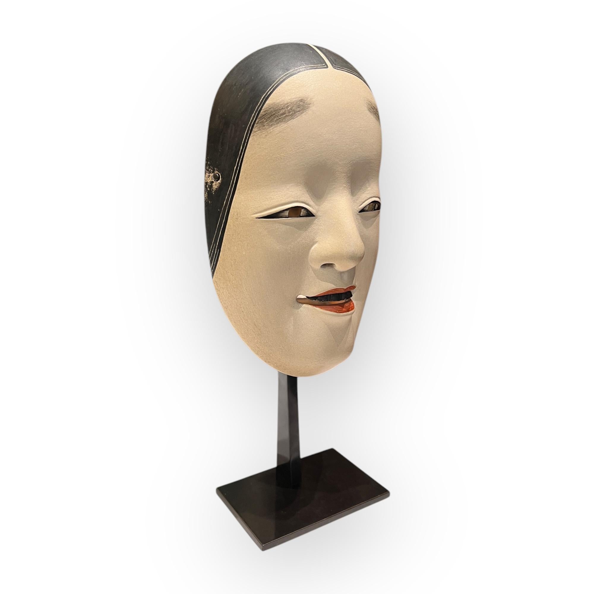 Japonais Masque de théâtre japonais ancien Noh  Ko-Omote, Japon, XIXe siècle.
