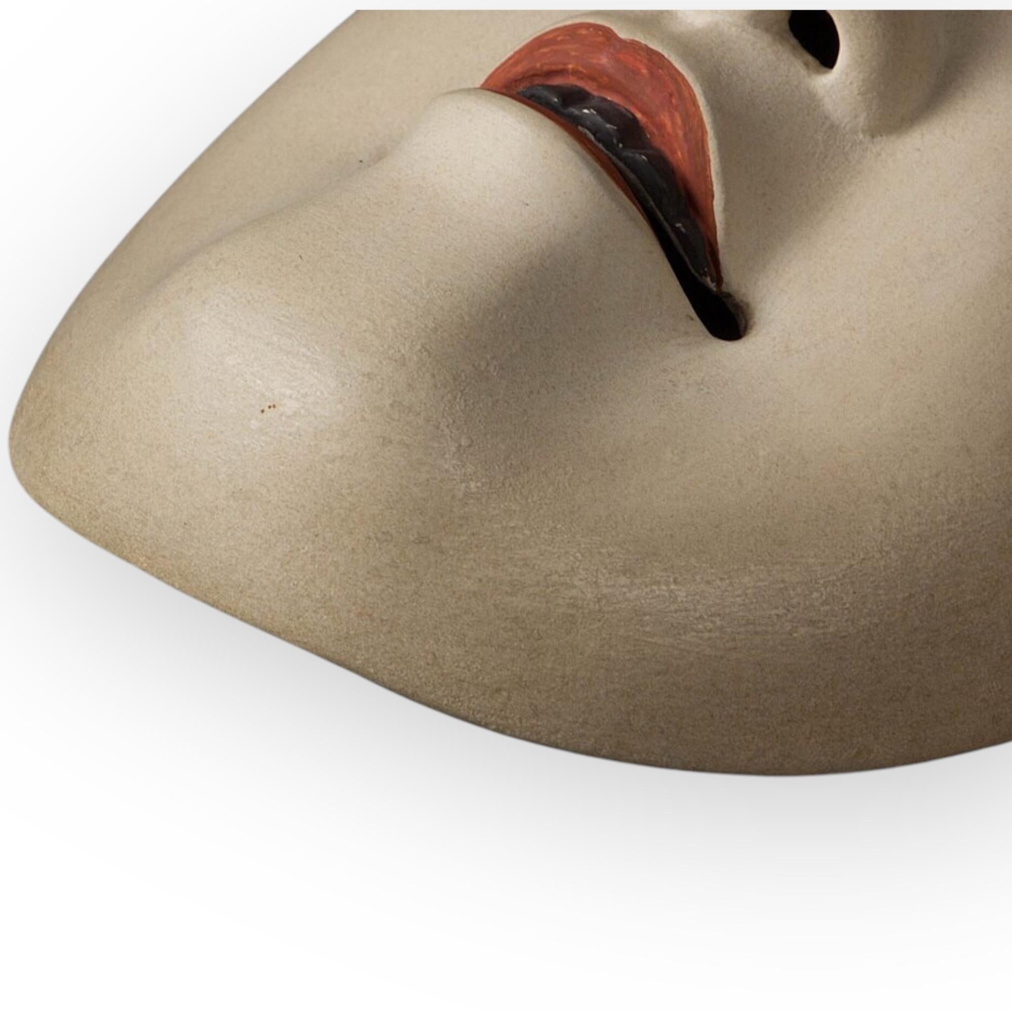 Masque de théâtre japonais ancien Noh  Ko-Omote, Japon, XIXe siècle. Bon état à PARIS, FR