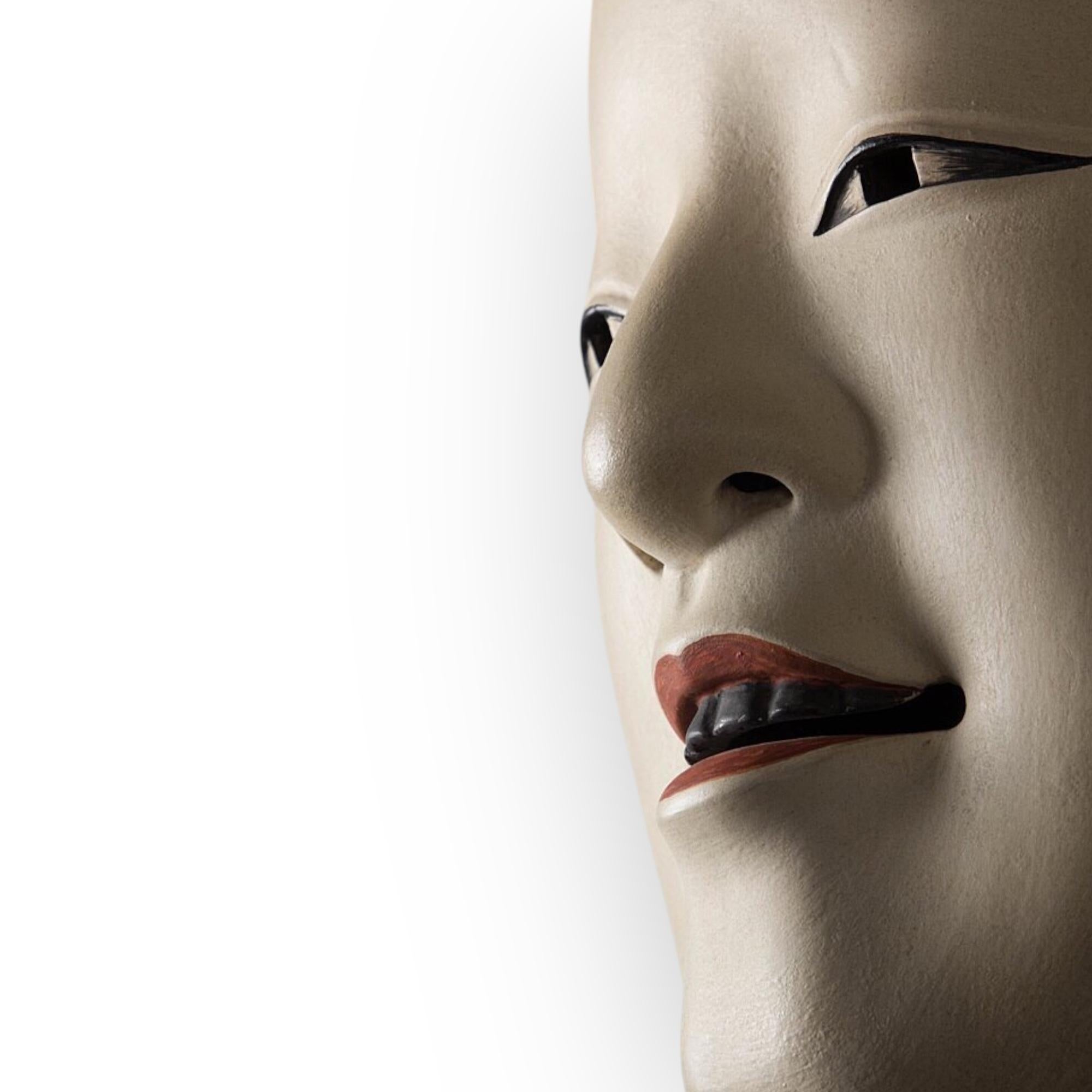 Masque de théâtre japonais ancien Noh  Ko-Omote, Japon, XIXe siècle. 2