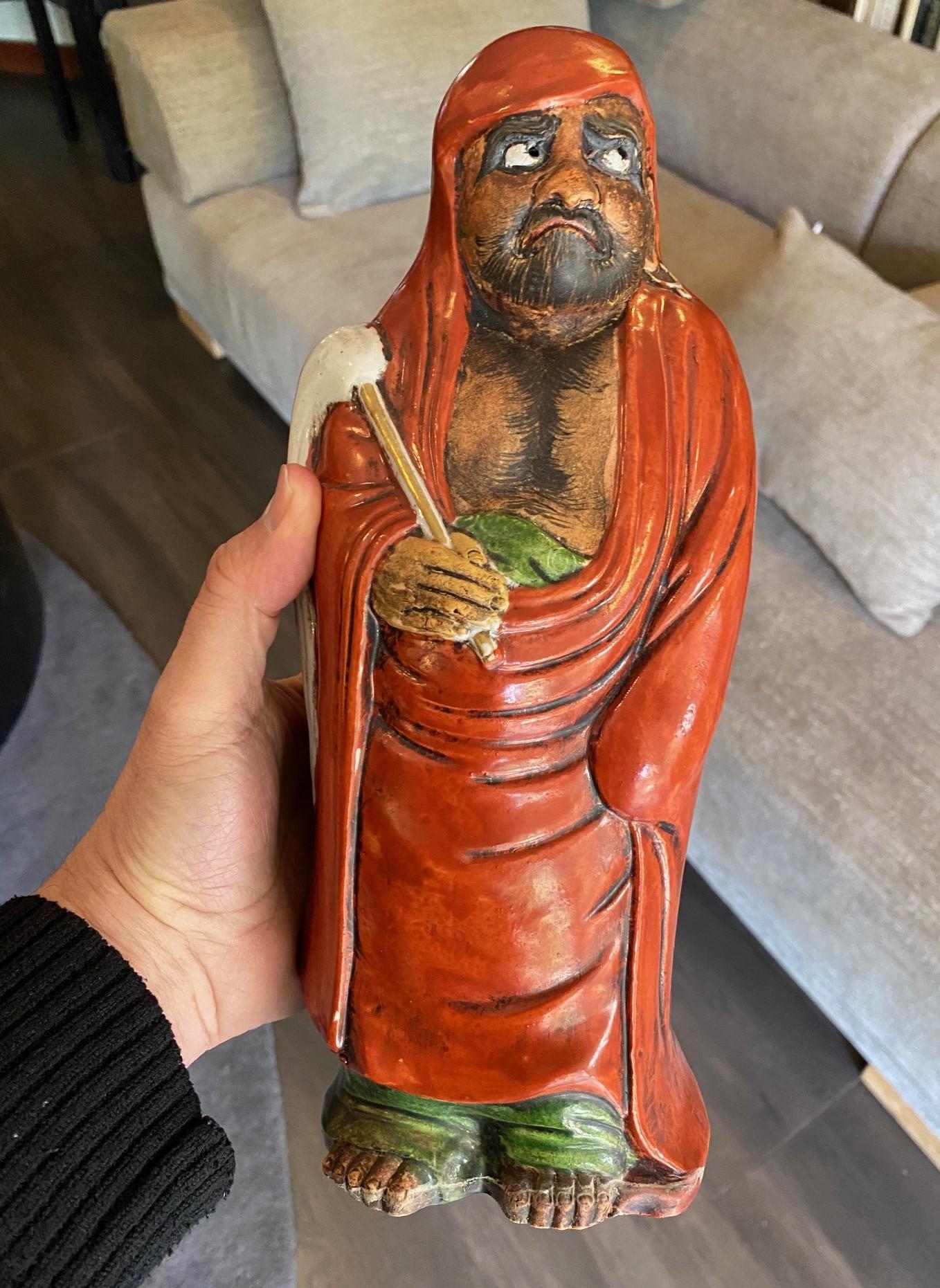 Antique Japanese Okimono Kutani Red-Robed Bodhidharma Monk Daruma Figure Statue For Sale 7
