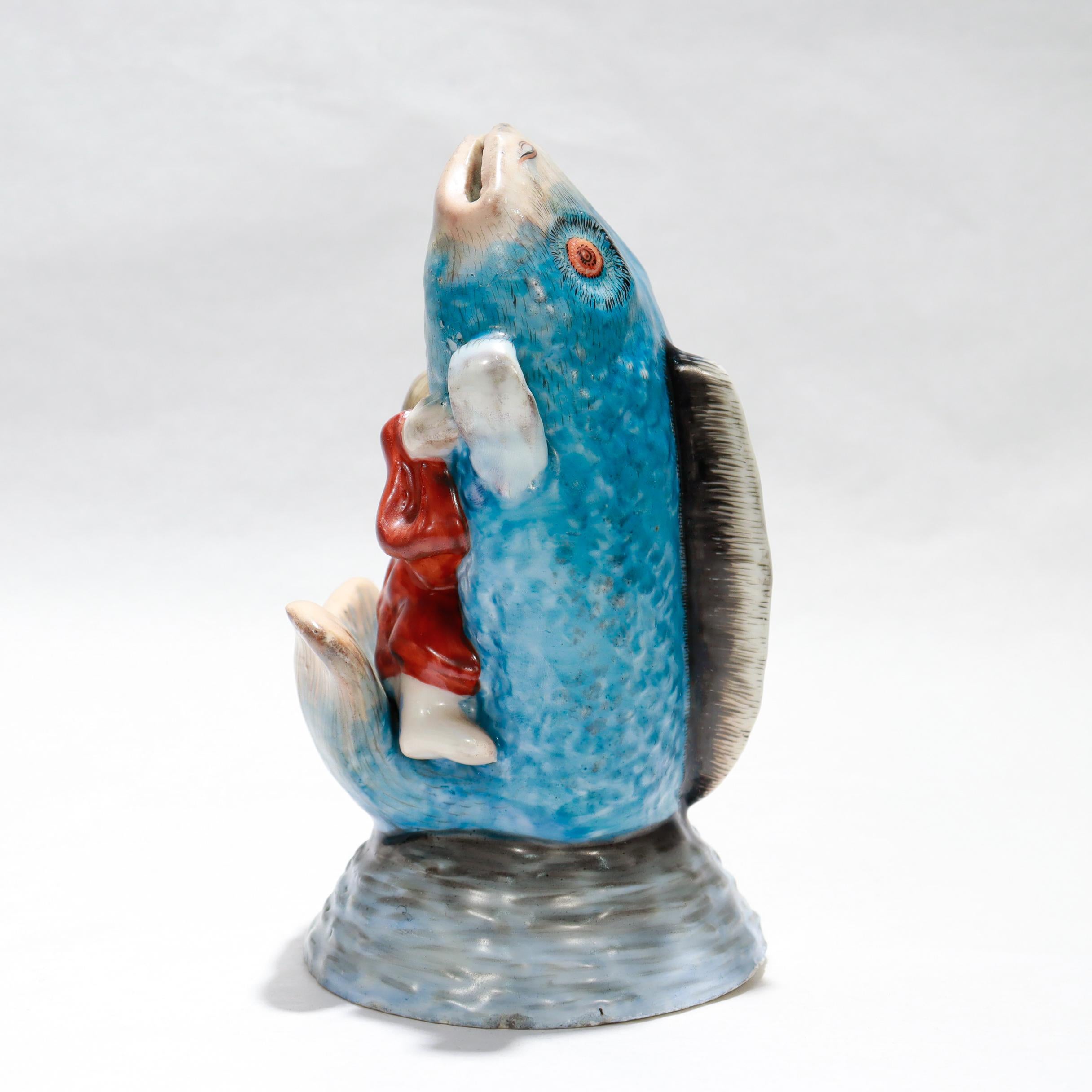 Ancienne figurine japonaise en porcelaine Okimono de Kintaro État moyen - En vente à Philadelphia, PA