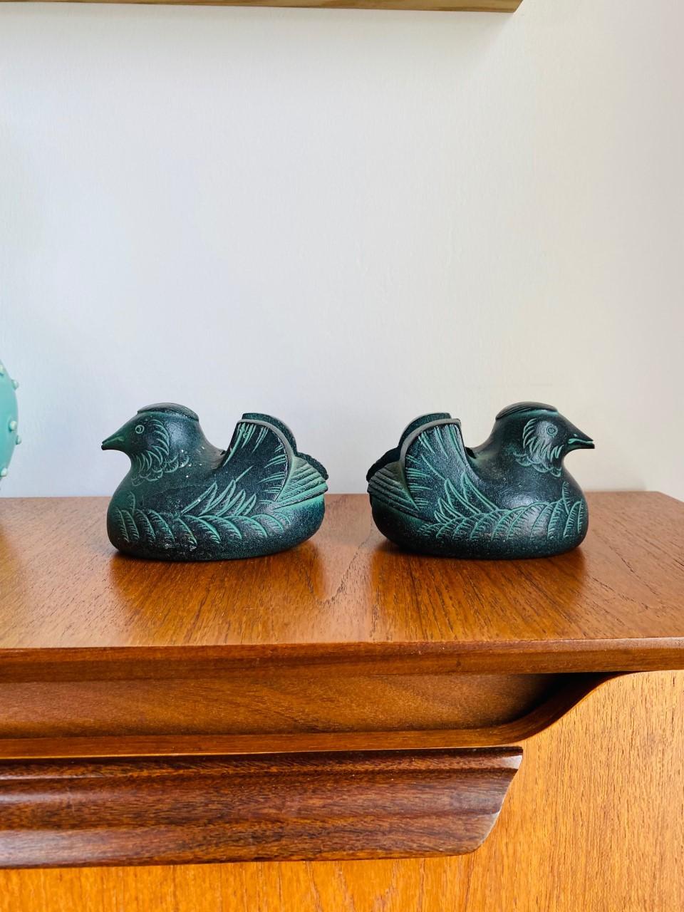 Antikes japanisches Paar Bronze-Raumteiler mit Mandarin-Entenkäfern, Paar im Angebot 3