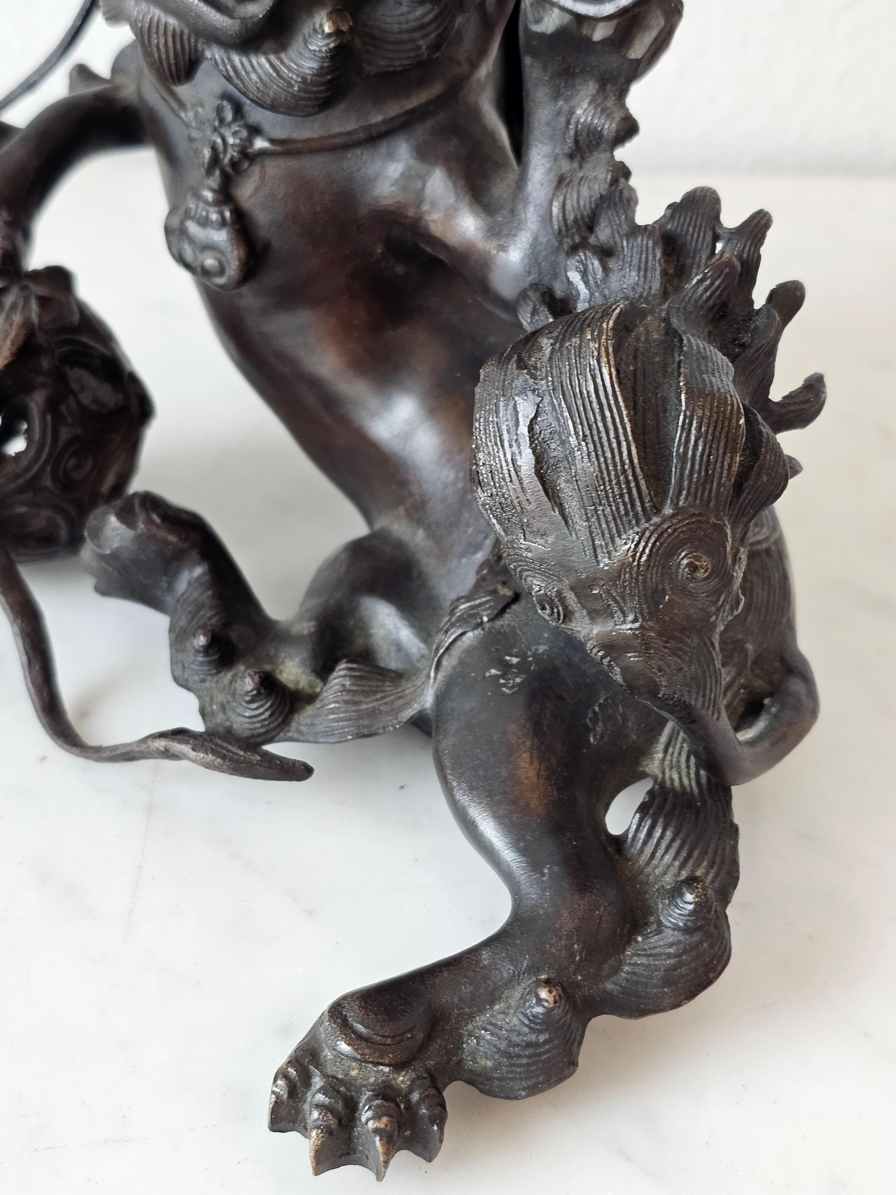 Antique Japanese Patinated Bronze Buddhistic Lion Censer 17th/18th Century  For Sale 6