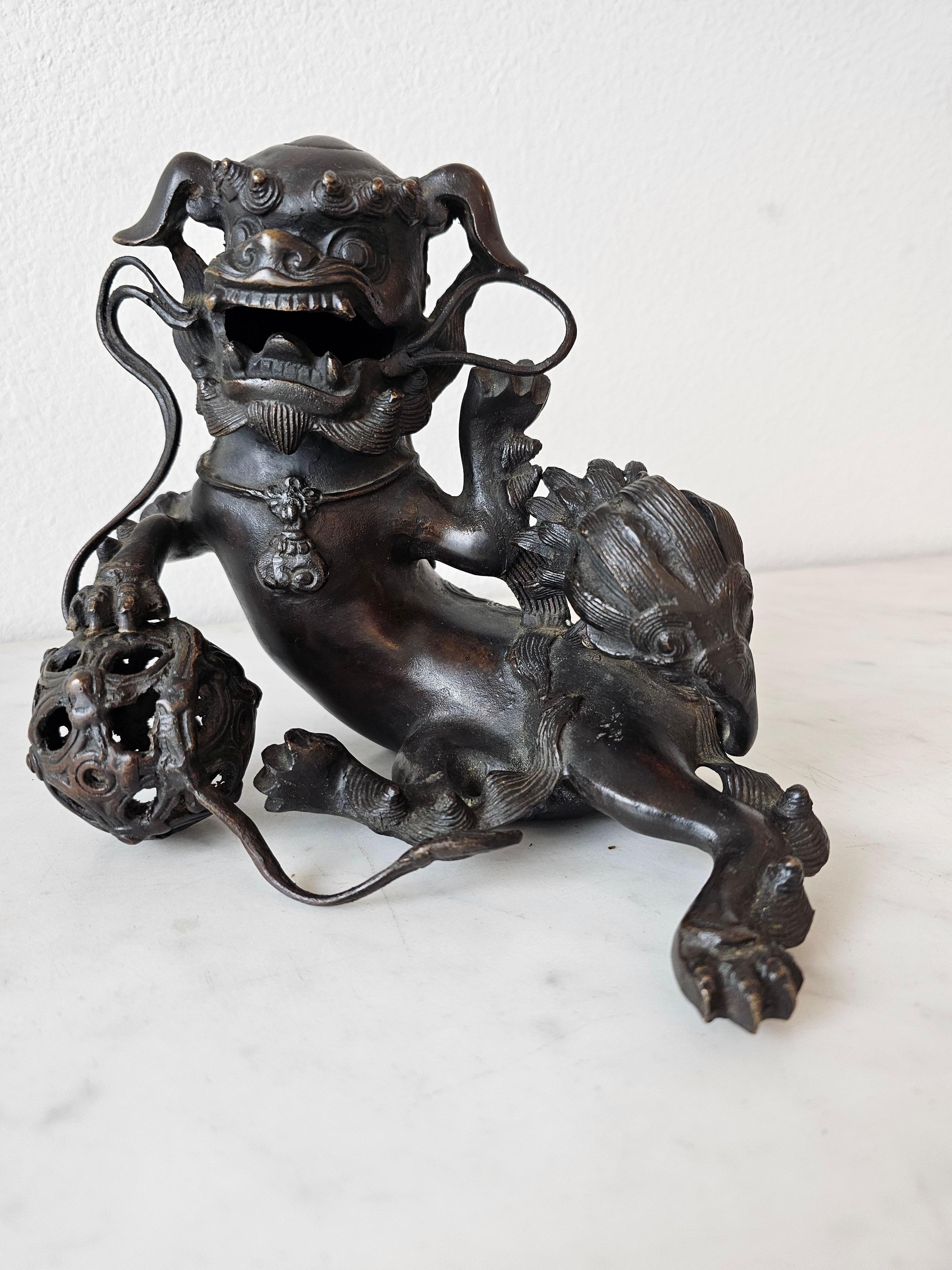 Antique Japanese Patinated Bronze Buddhistic Lion Censer 17th/18th Century  For Sale 9