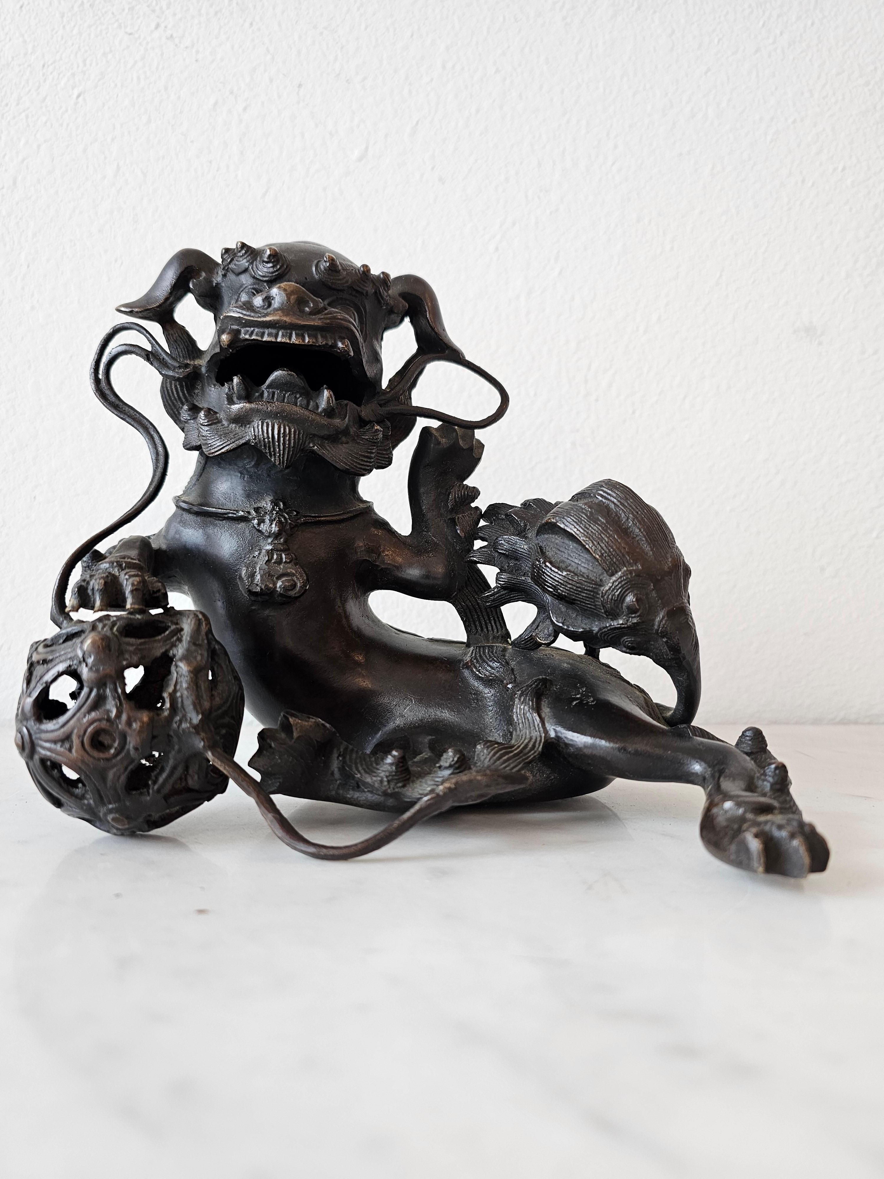 Antique Japanese Patinated Bronze Buddhistic Lion Censer 17th/18th Century  For Sale 10