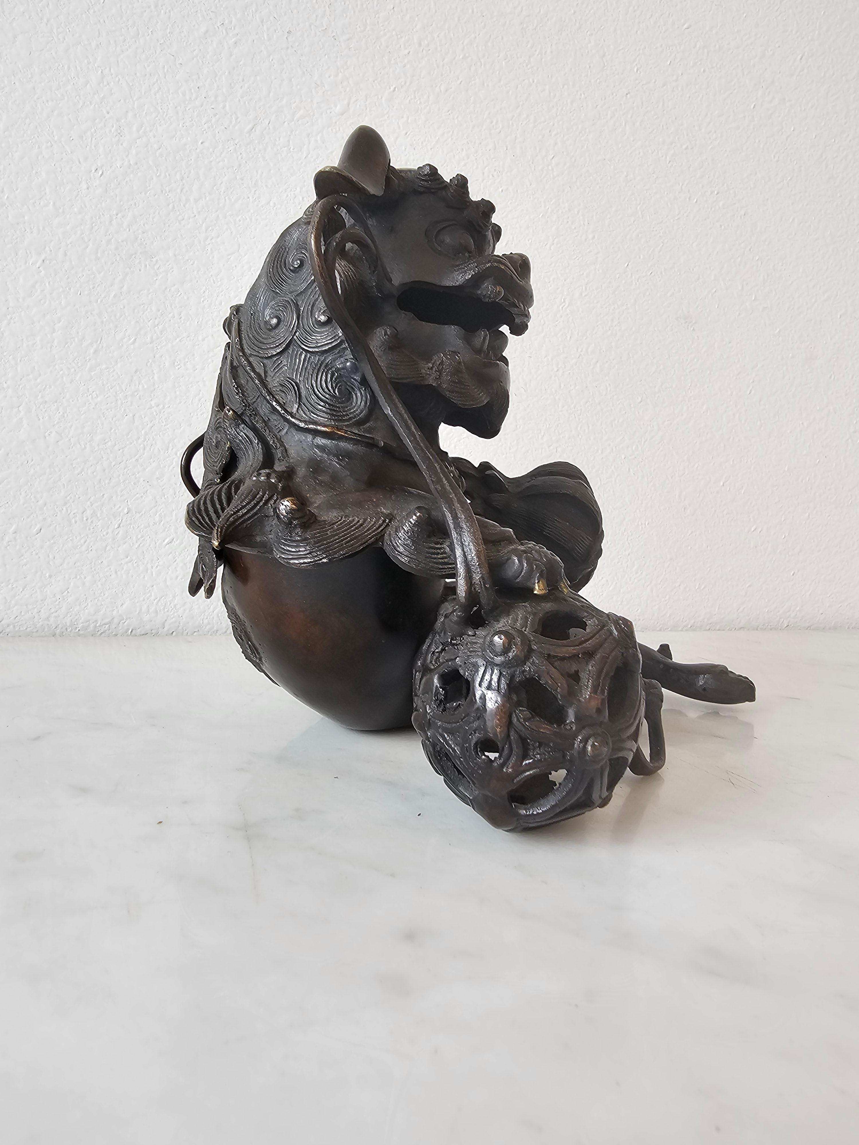 Antique Japanese Patinated Bronze Buddhistic Lion Censer 17th/18th Century  For Sale 11