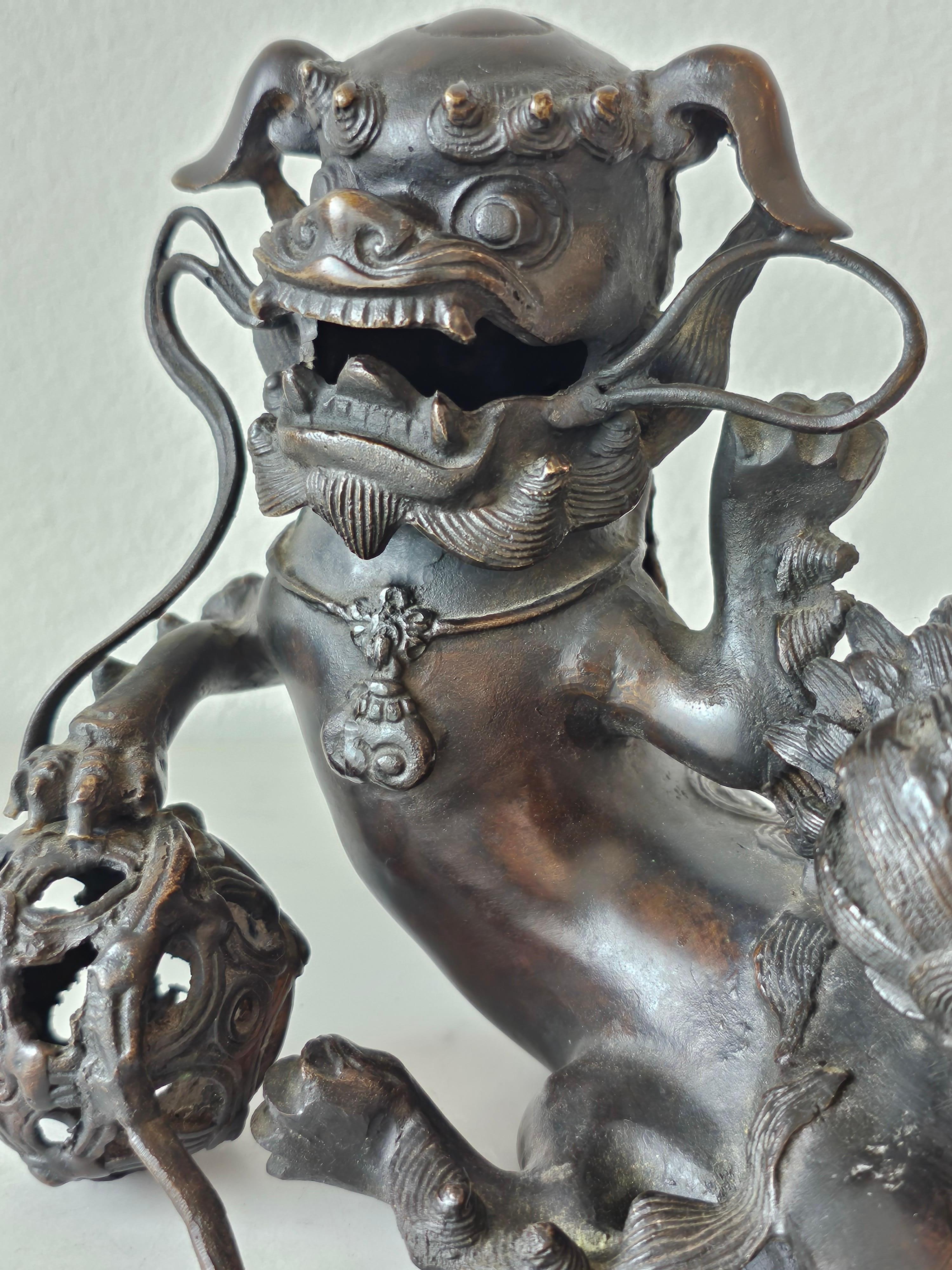Edo Antique Japanese Patinated Bronze Buddhistic Lion Censer 17th/18th Century  For Sale