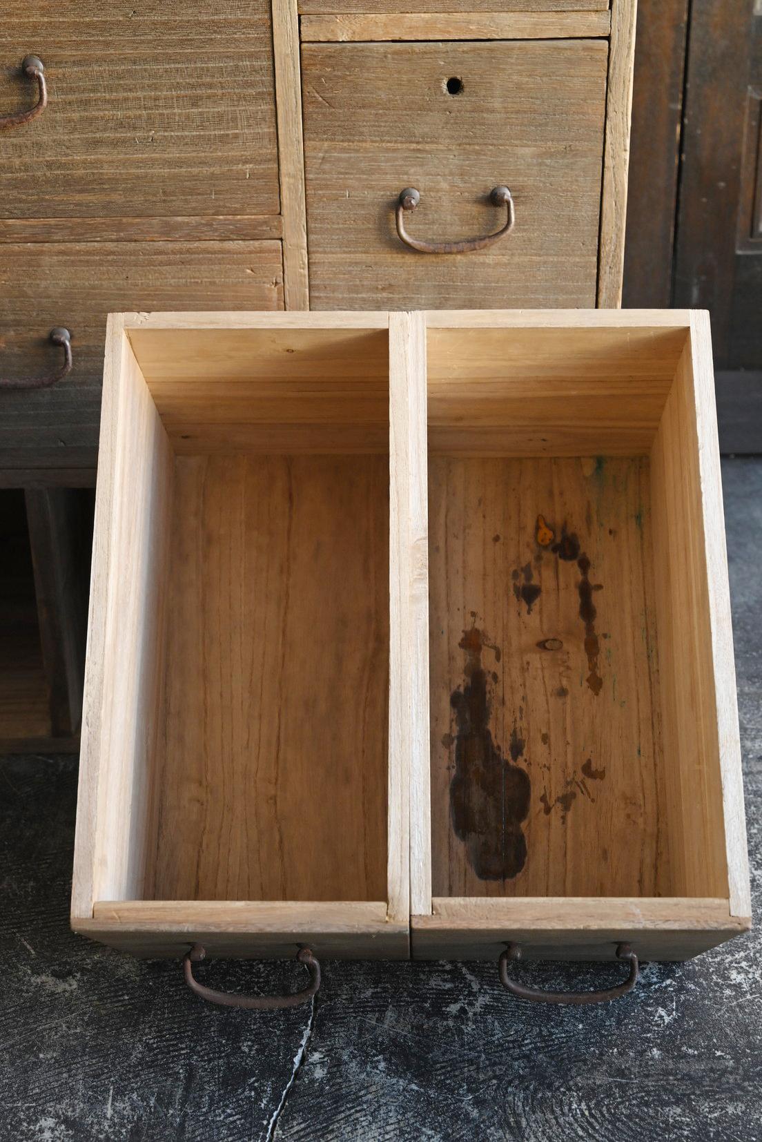 Ancien tiroir japonais en bois de paulownia / début du 20e siècle / tansu en bois en vente 9