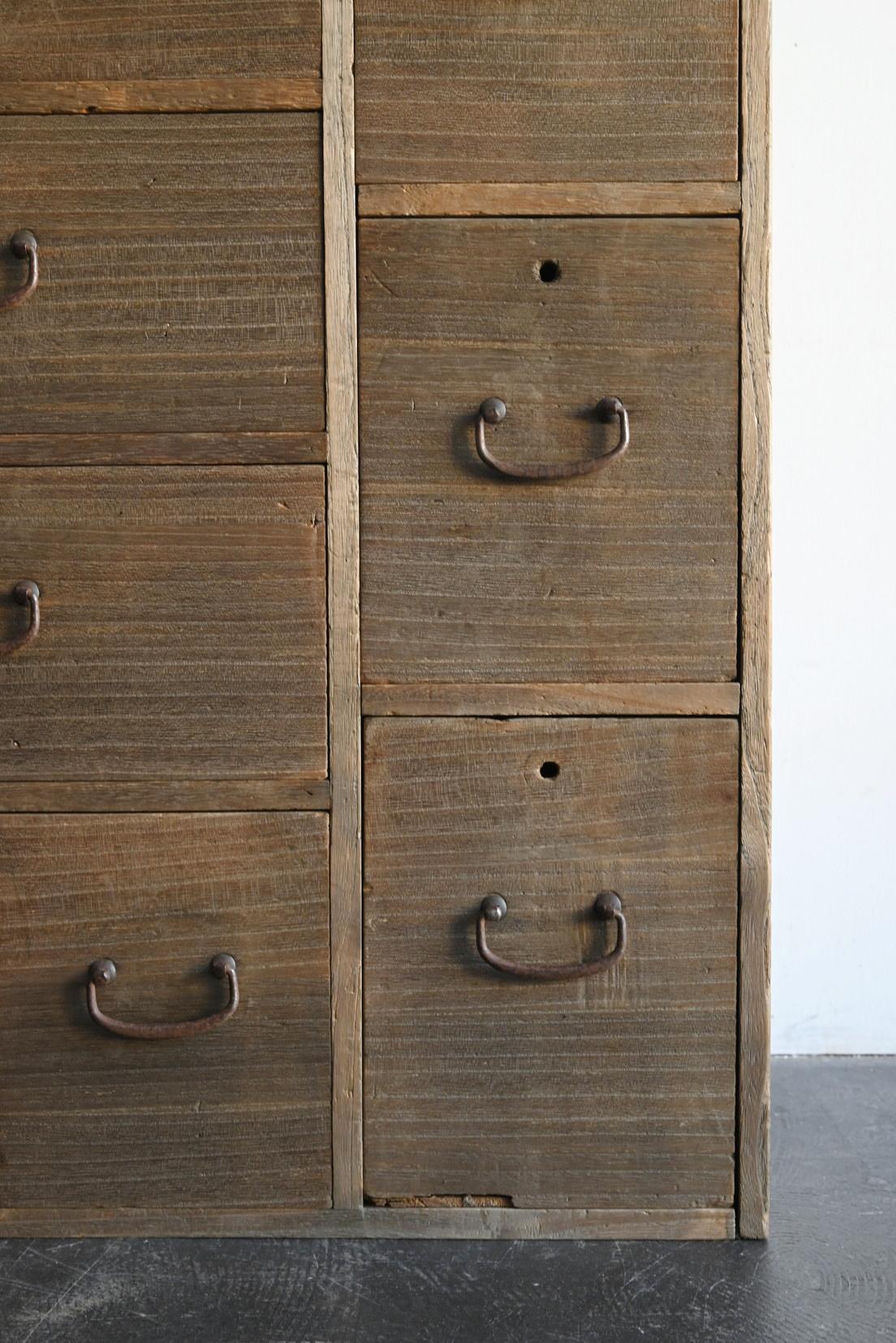 20ième siècle Ancien tiroir japonais en bois de paulownia / début du 20e siècle / tansu en bois en vente