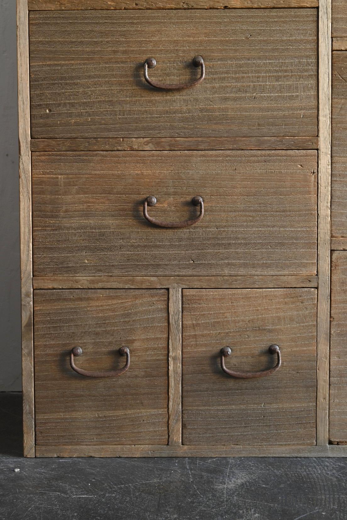 Bois Ancien tiroir japonais en bois de paulownia / début du 20e siècle / tansu en bois en vente