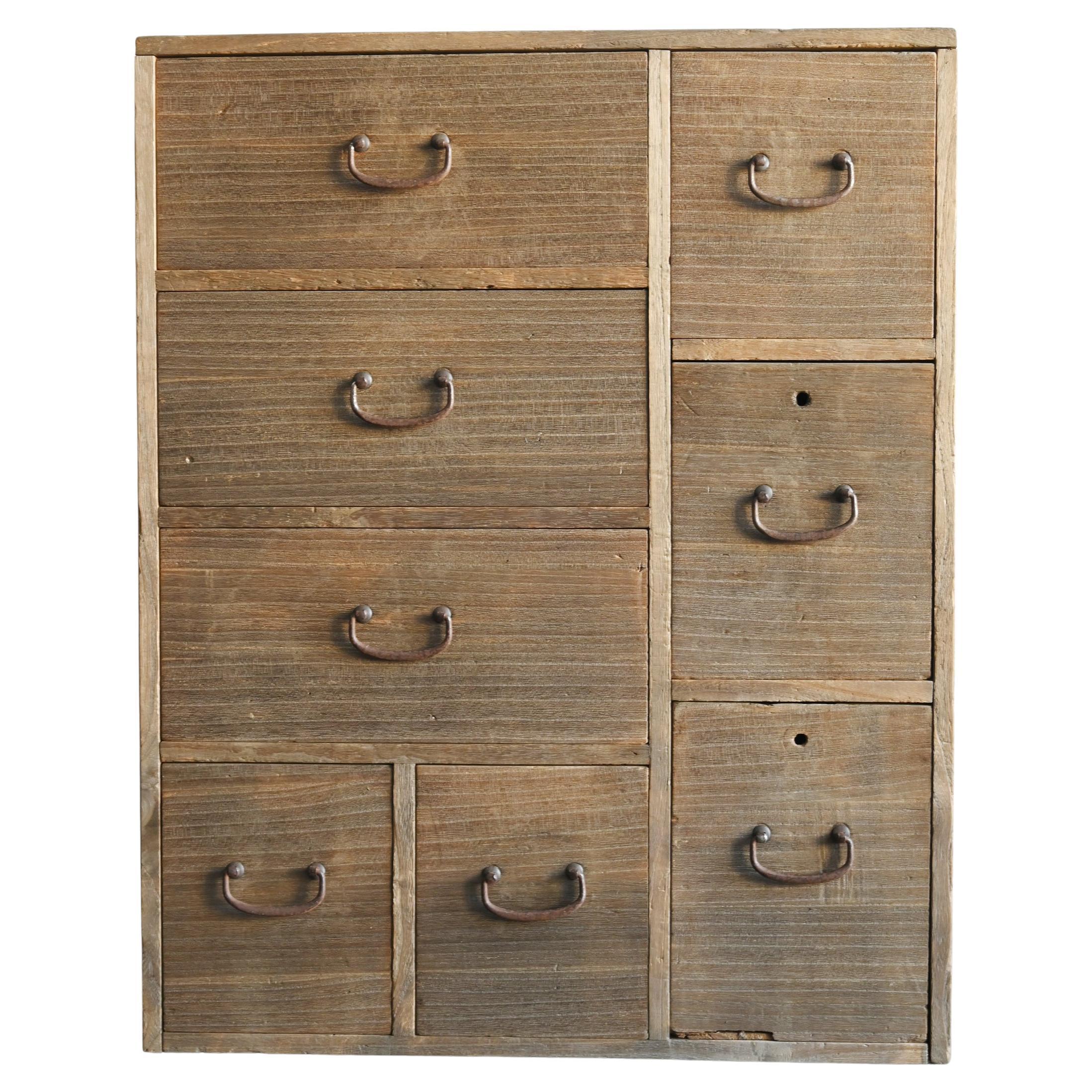 Antico cassetto giapponese in legno di paulownia / inizio XX secolo / tansu in legno