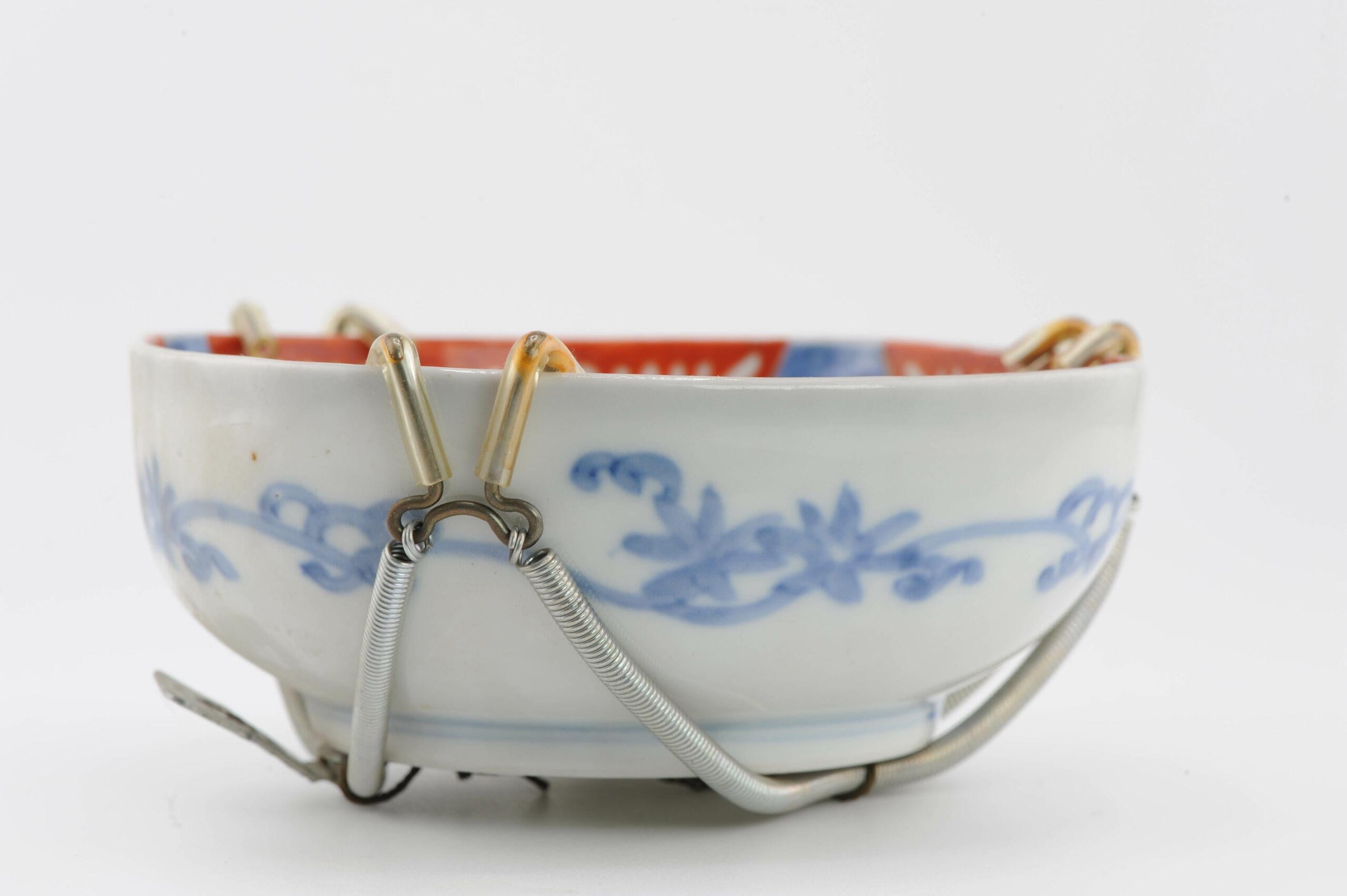 Bol polychrome japonais ancien Meiji Arita du 19ème siècle en vente 1