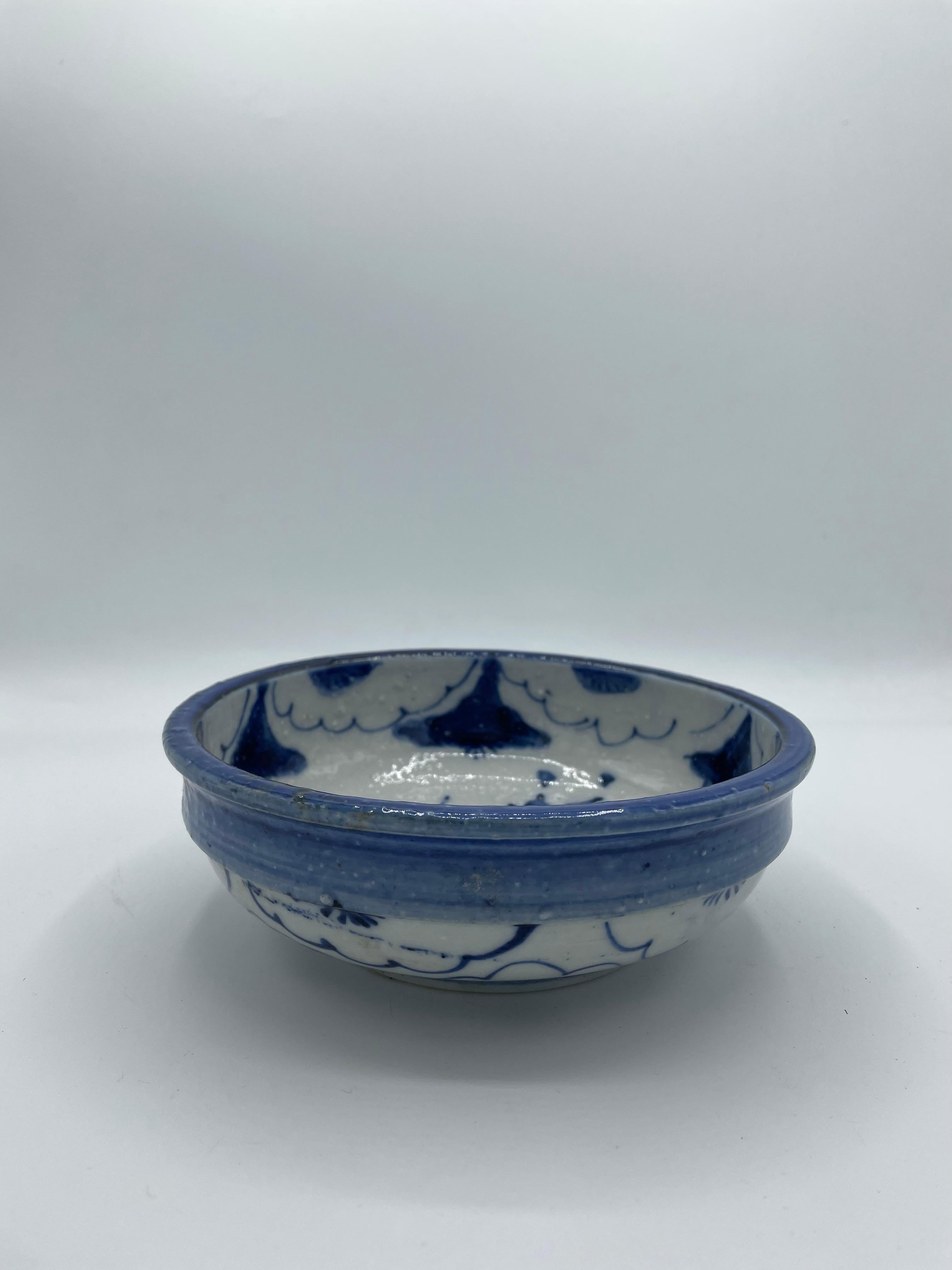 Antique Japanese Porcelain Blue Serving Bowl 1920s  For Sale 4