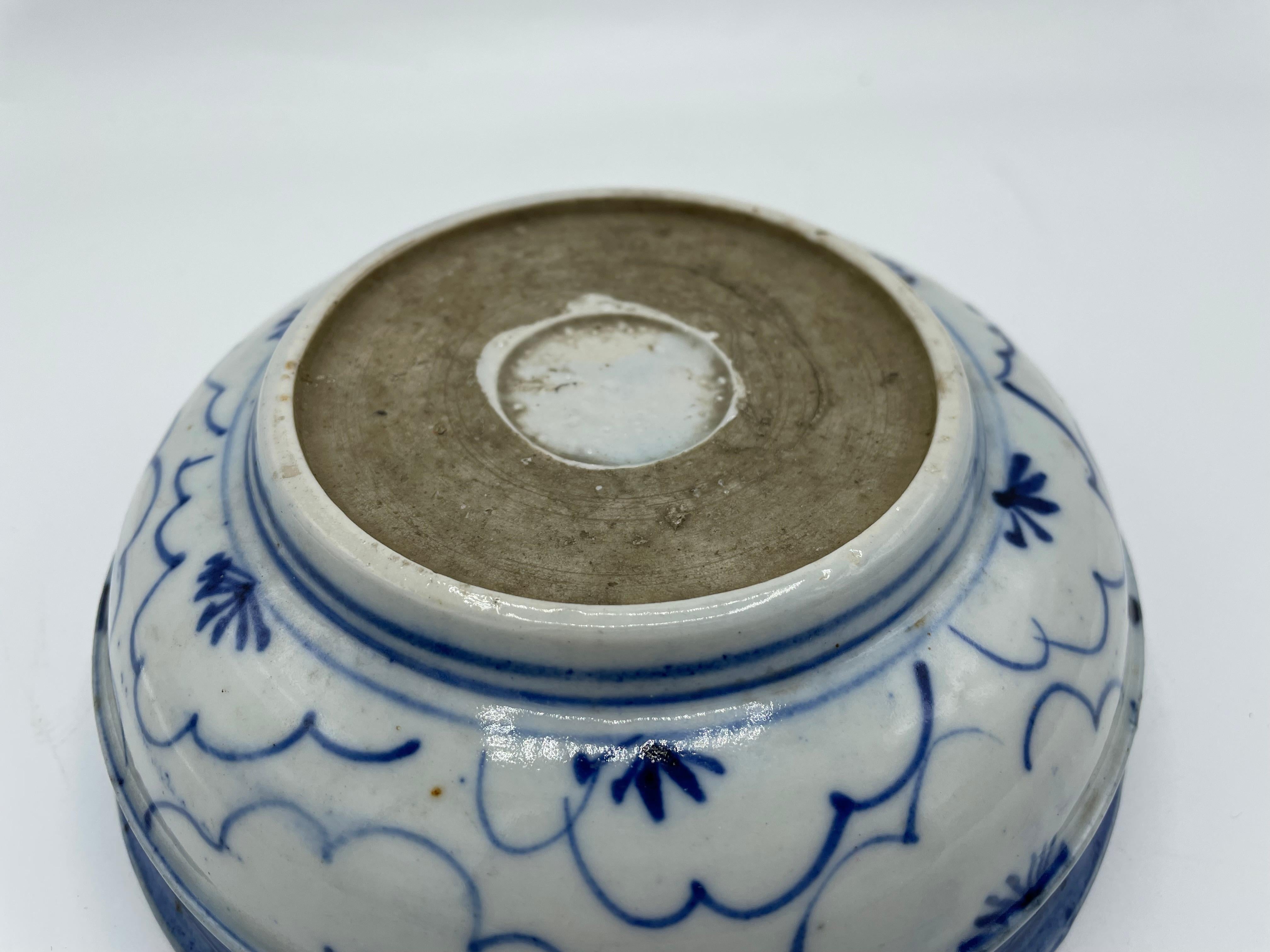 Bol de service japonais ancien en porcelaine bleue des années 1920  en vente 3