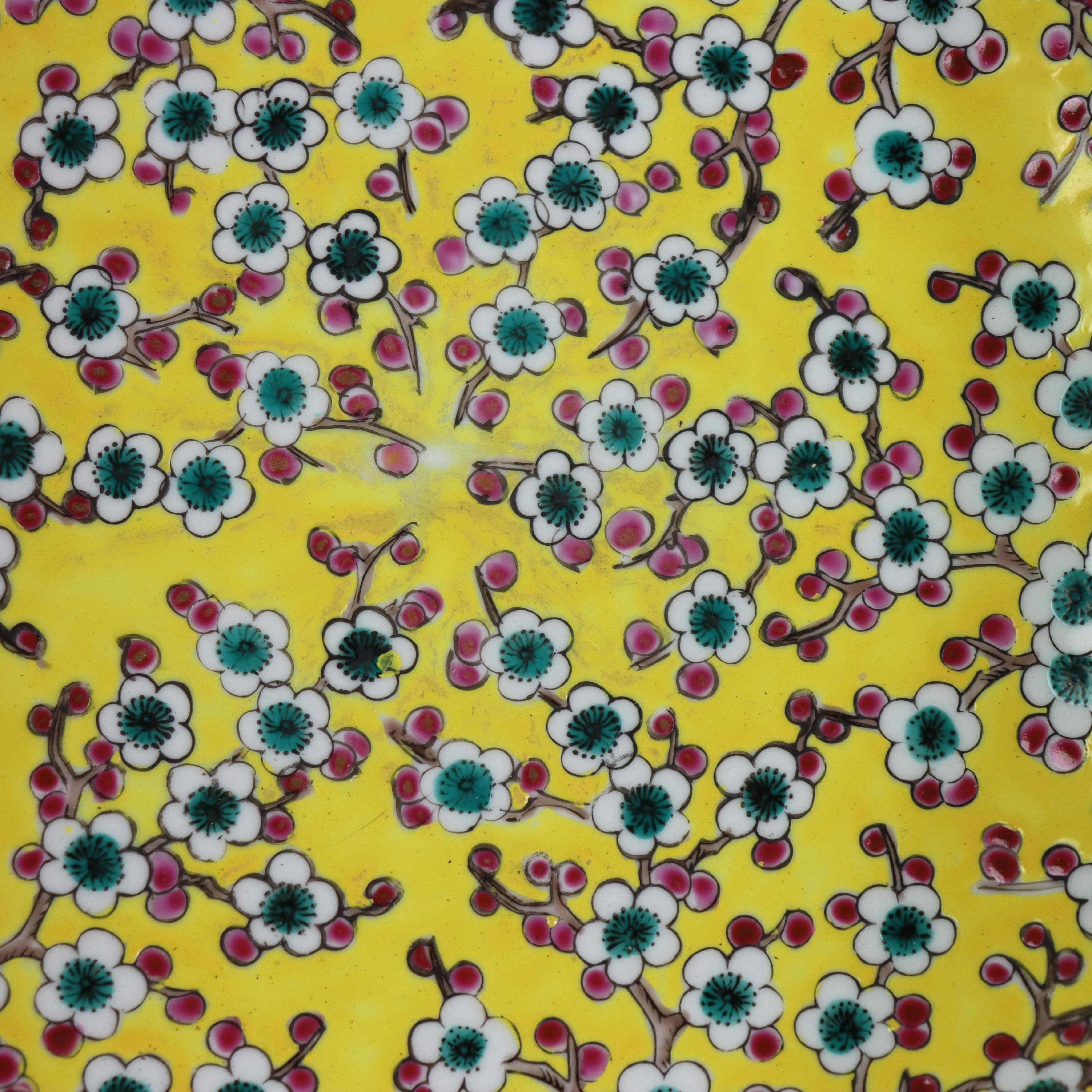 Bol ancien en porcelaine japonaise à motif de fleurs de cerisier signé C1920 Bon état - En vente à Big Flats, NY