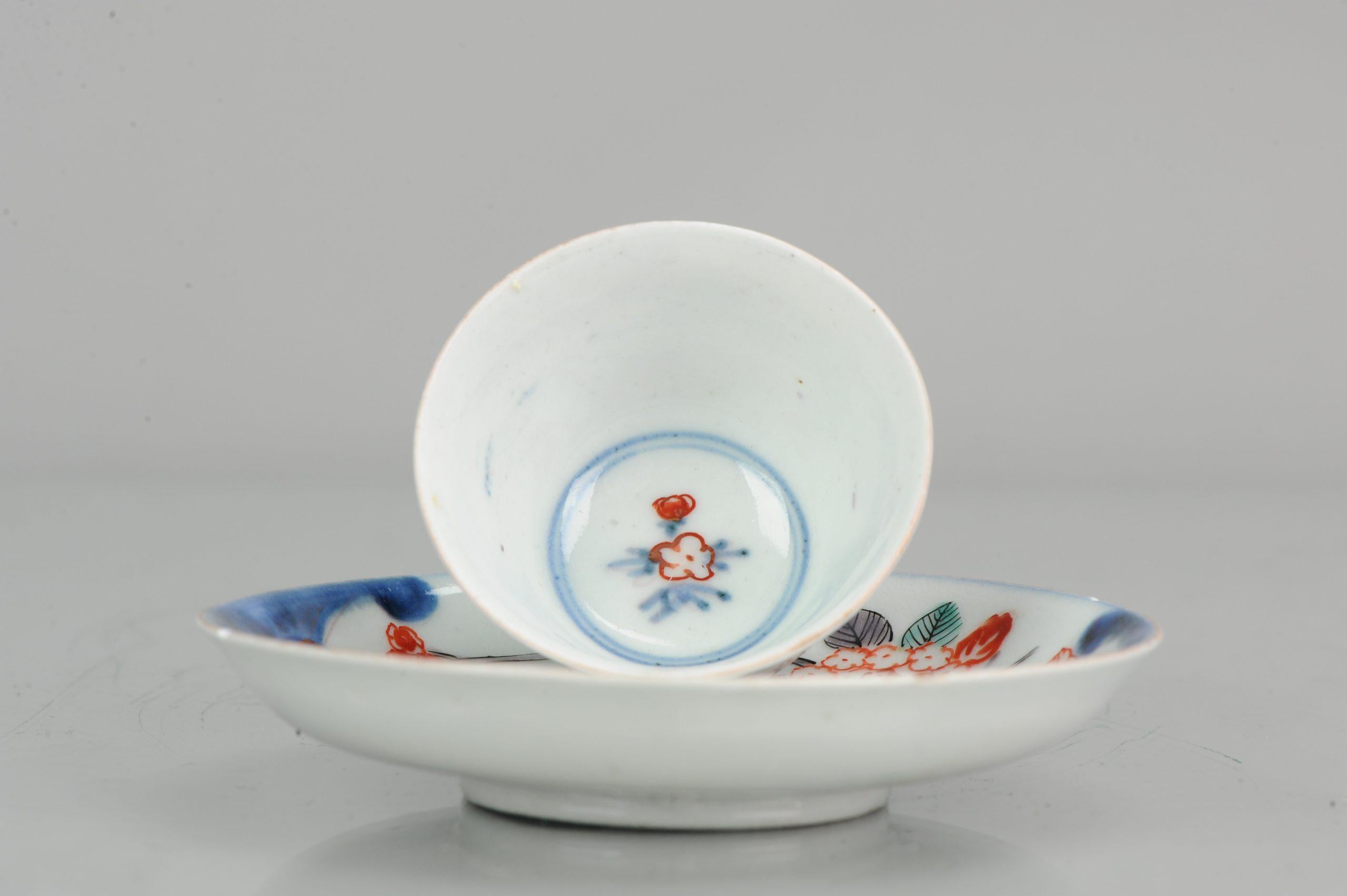 Antike japanische Porzellanschale und Untertasse Imari „Flowers“ aus dem 18. Jahrhundert (Japanisch) im Angebot