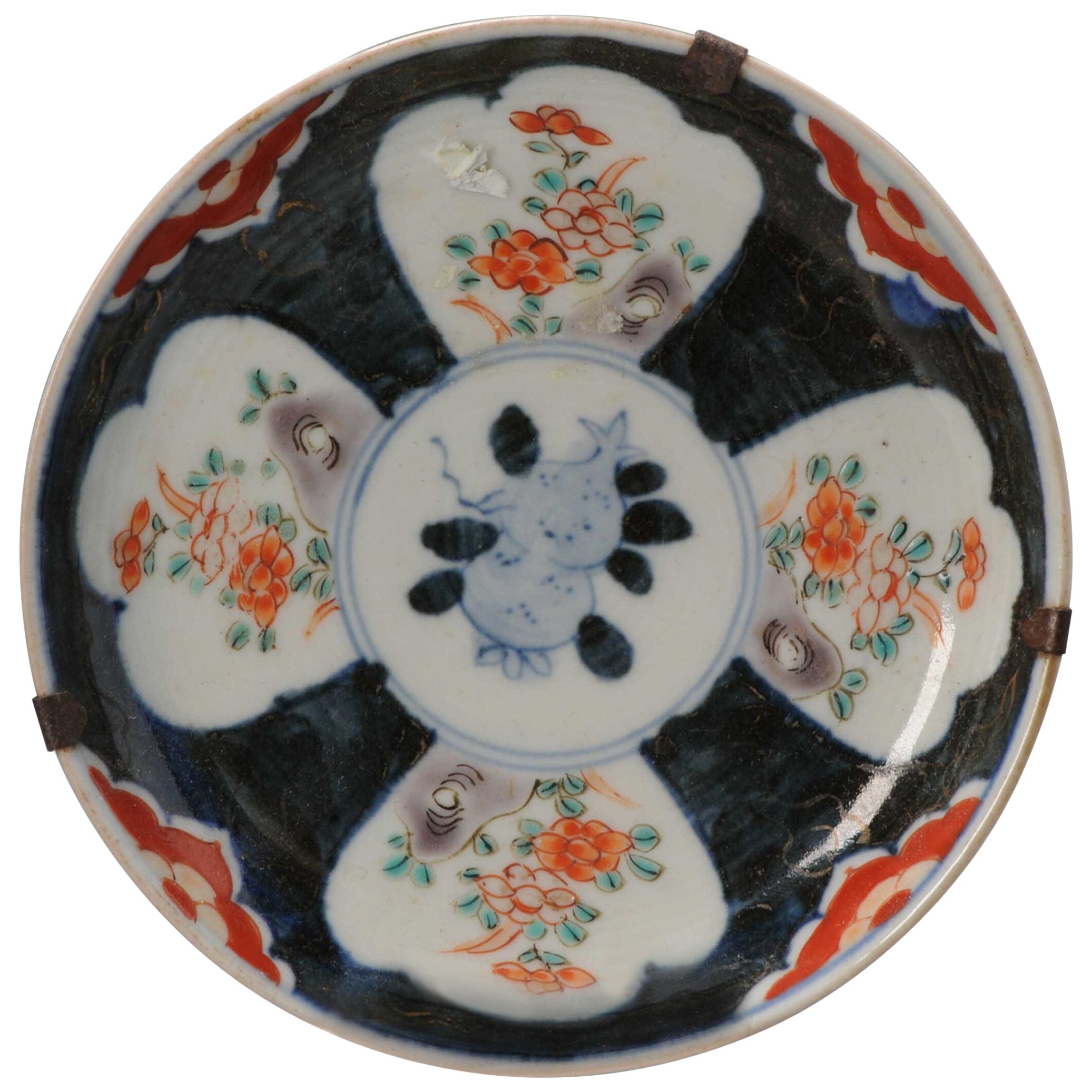 Antico piatto giapponese in porcellana del periodo Edo con fiori Imari in vendita