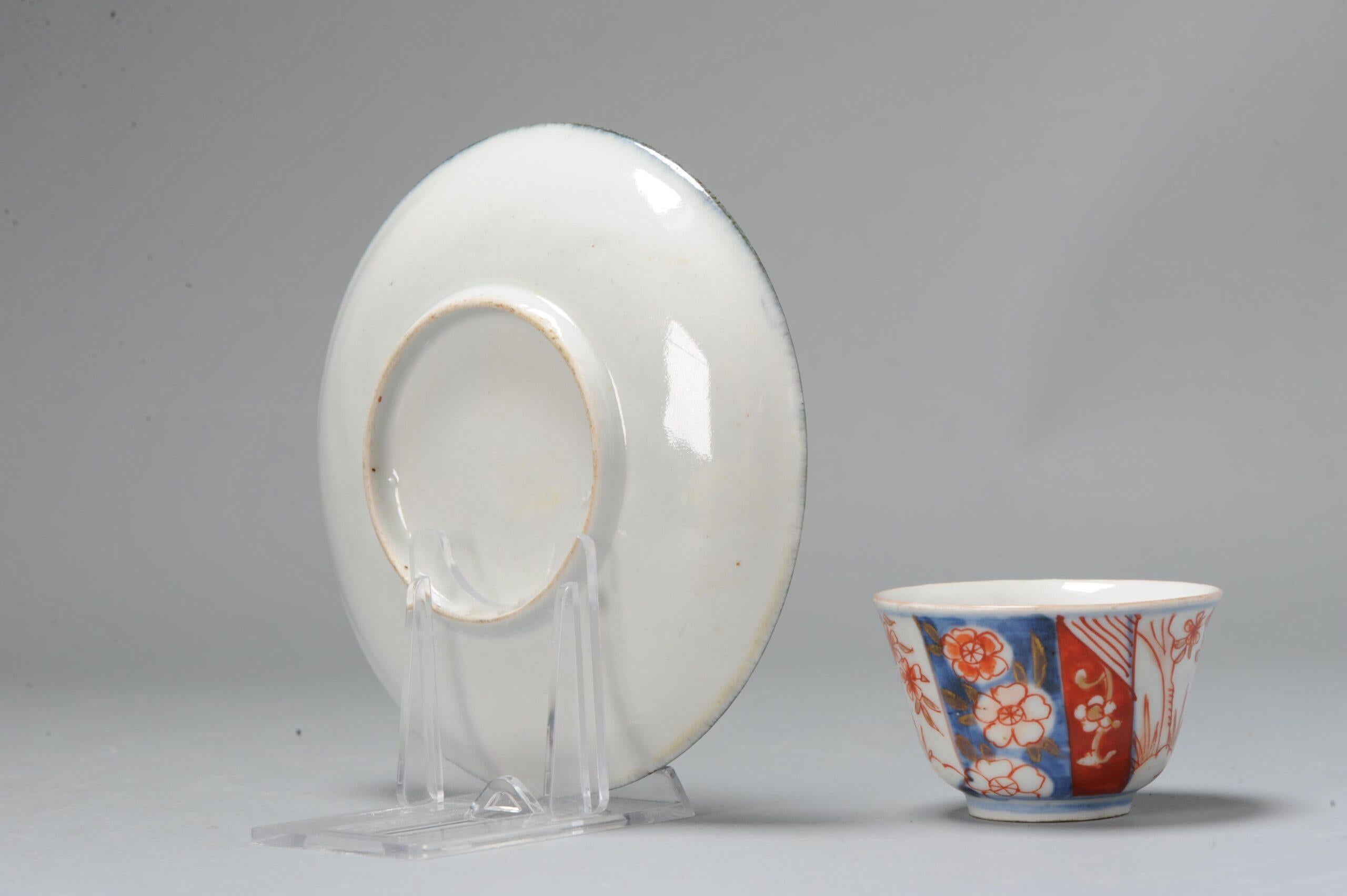 Bol à thé antique en porcelaine japonaise de la période Edo, Imari à fleurs Bon état - En vente à Amsterdam, Noord Holland