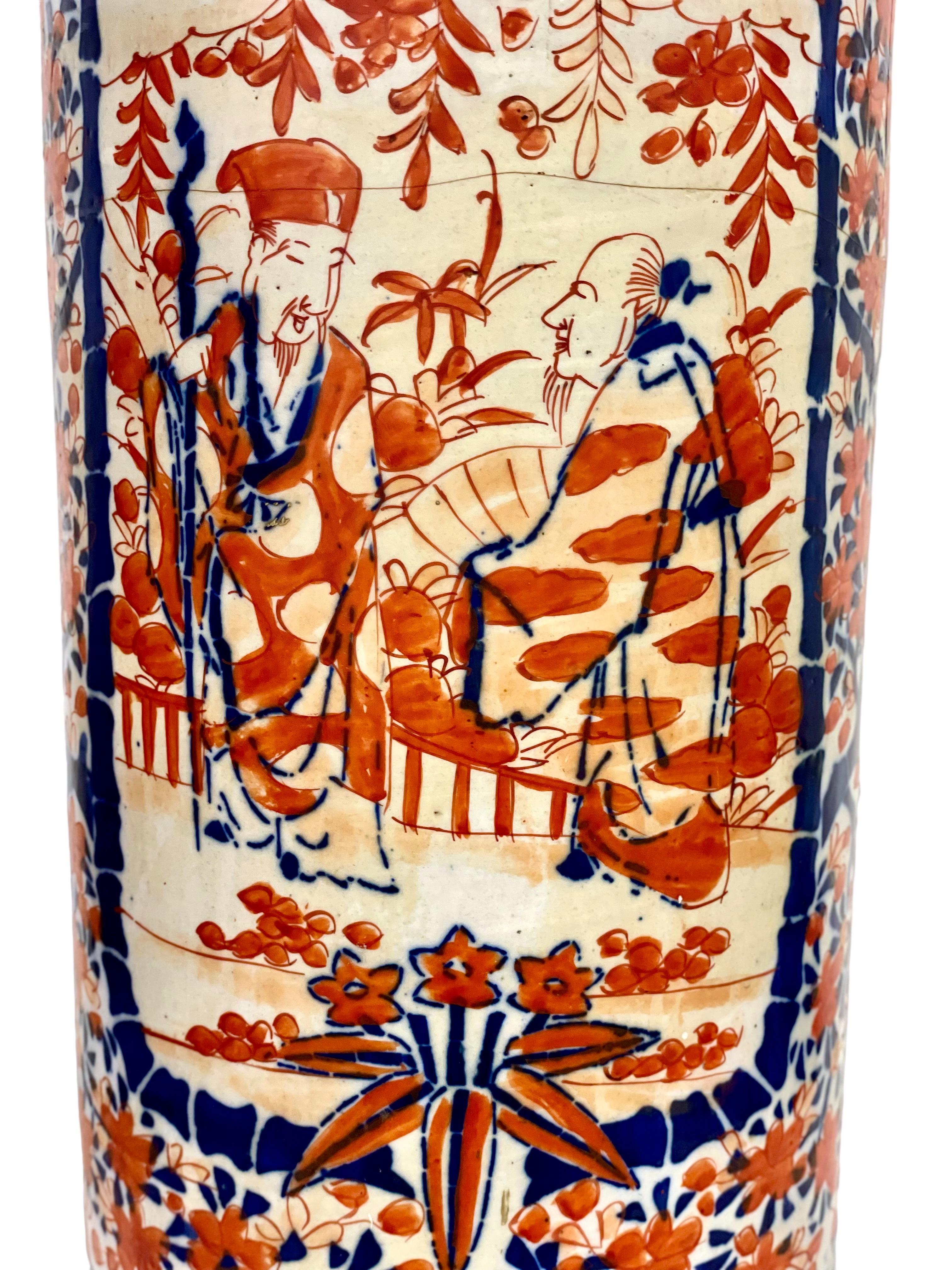 Antique Japanese Imari Porcelain Umbrella Stand In Good Condition For Sale In LA CIOTAT, FR