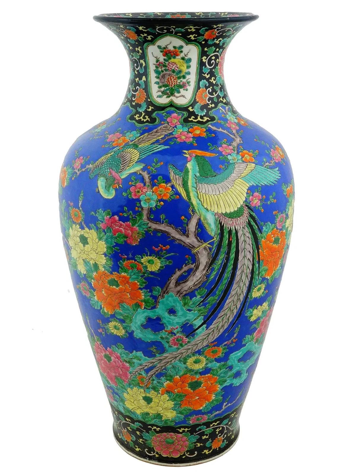 Antique Japanese Porcelain Vase w/ Birds and Flowers In Good Condition For Sale In Long Island City, NY