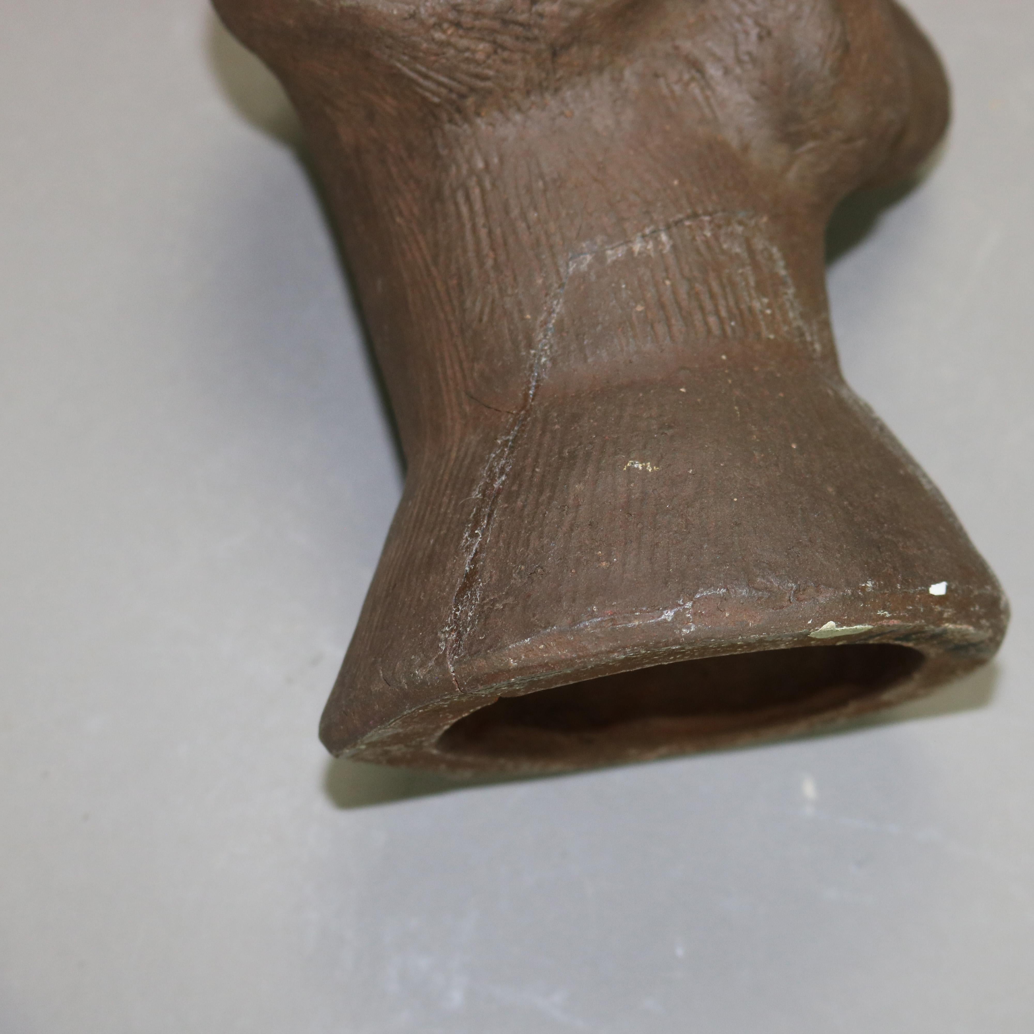 Antica scultura giapponese di ceramica ad effigie di una donna e di un bambino del XVIII secolo in vendita 1