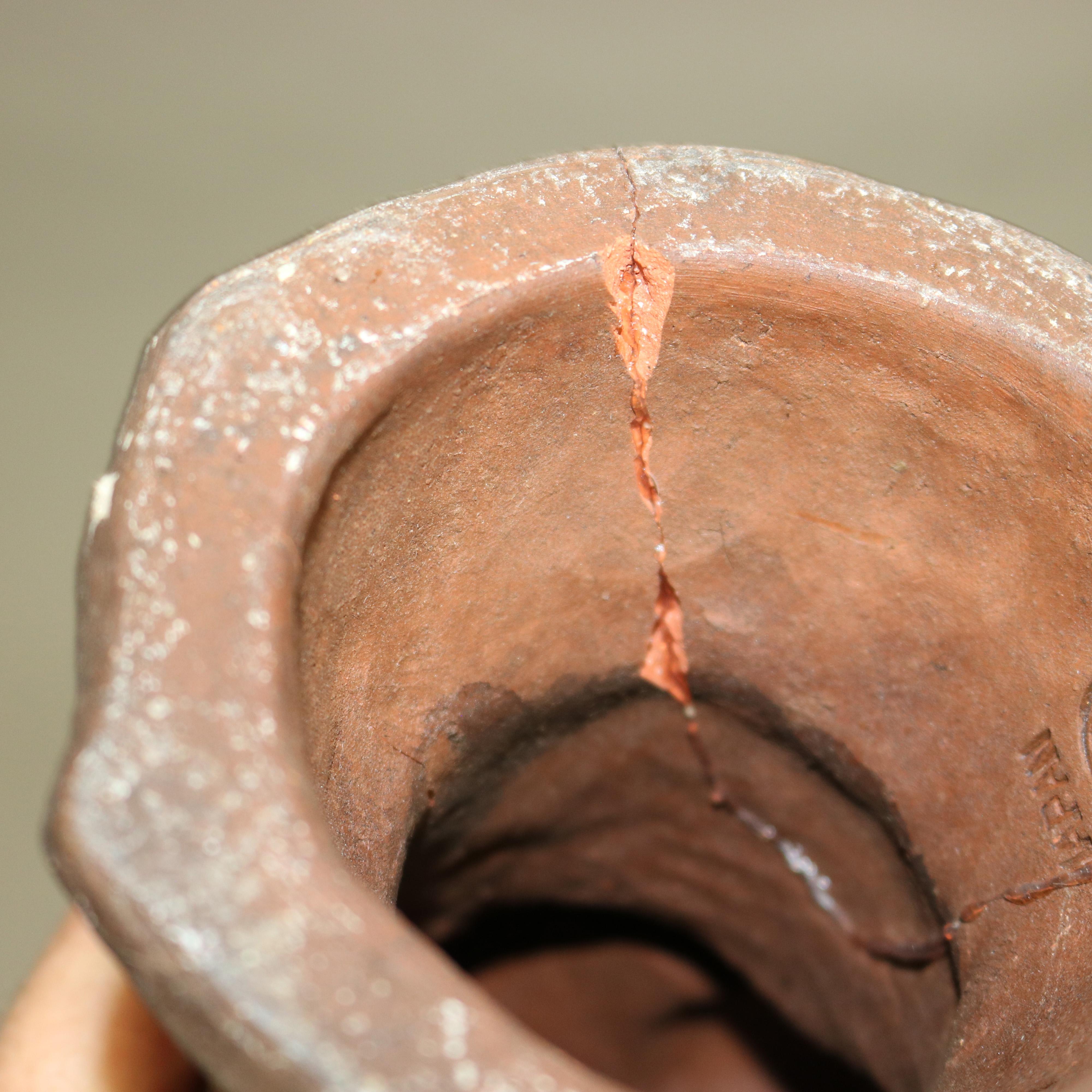 Antica scultura giapponese di ceramica ad effigie di una donna e di un bambino del XVIII secolo in vendita 2