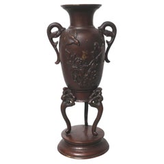 Antike japanische Skulptur-Bronze-Blumenvase mit Relief