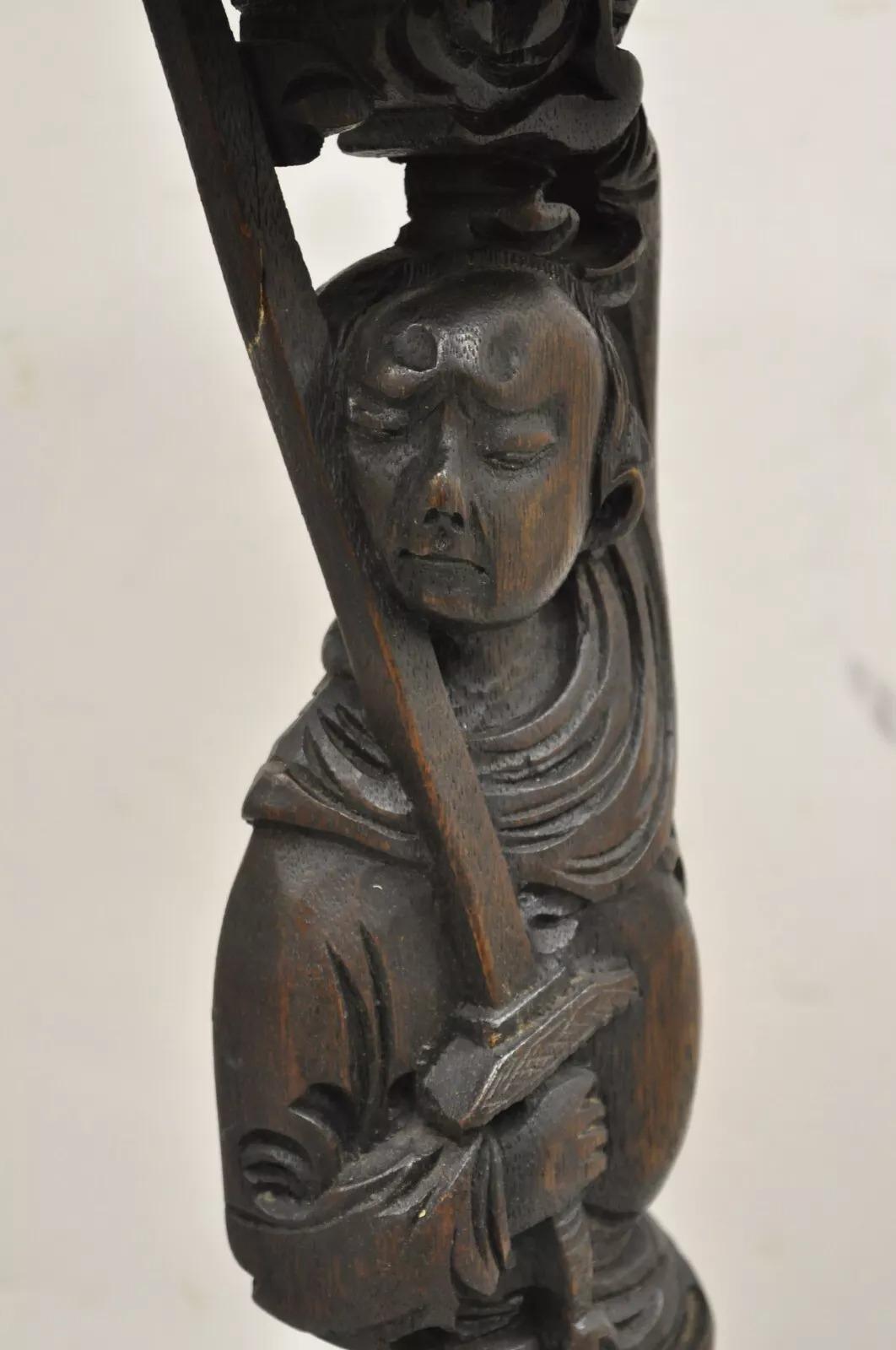 Antike japanische Samurai-Krieger Figural geschnitzt Wood Smoking Stand Beistelltisch (Chinoiserie) im Angebot