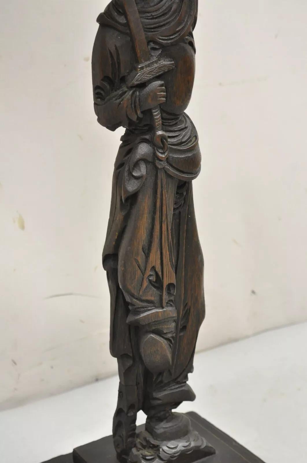 Antike japanische Samurai-Krieger Figural geschnitzt Wood Smoking Stand Beistelltisch (Unbekannt) im Angebot