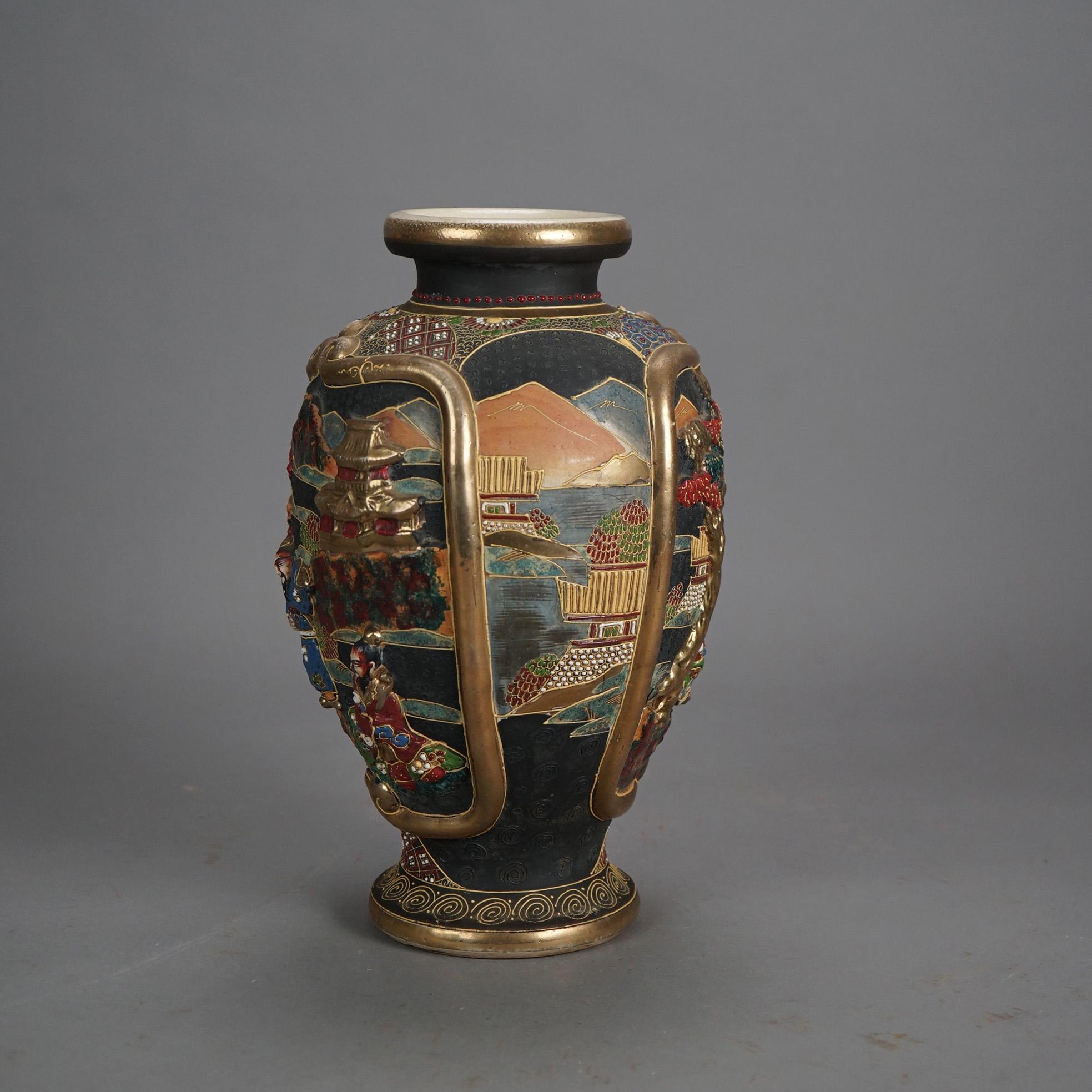 Antiguo Jarrón Japonés de Cerámica Satsuma Dorado y Estampado C1930 en venta 2