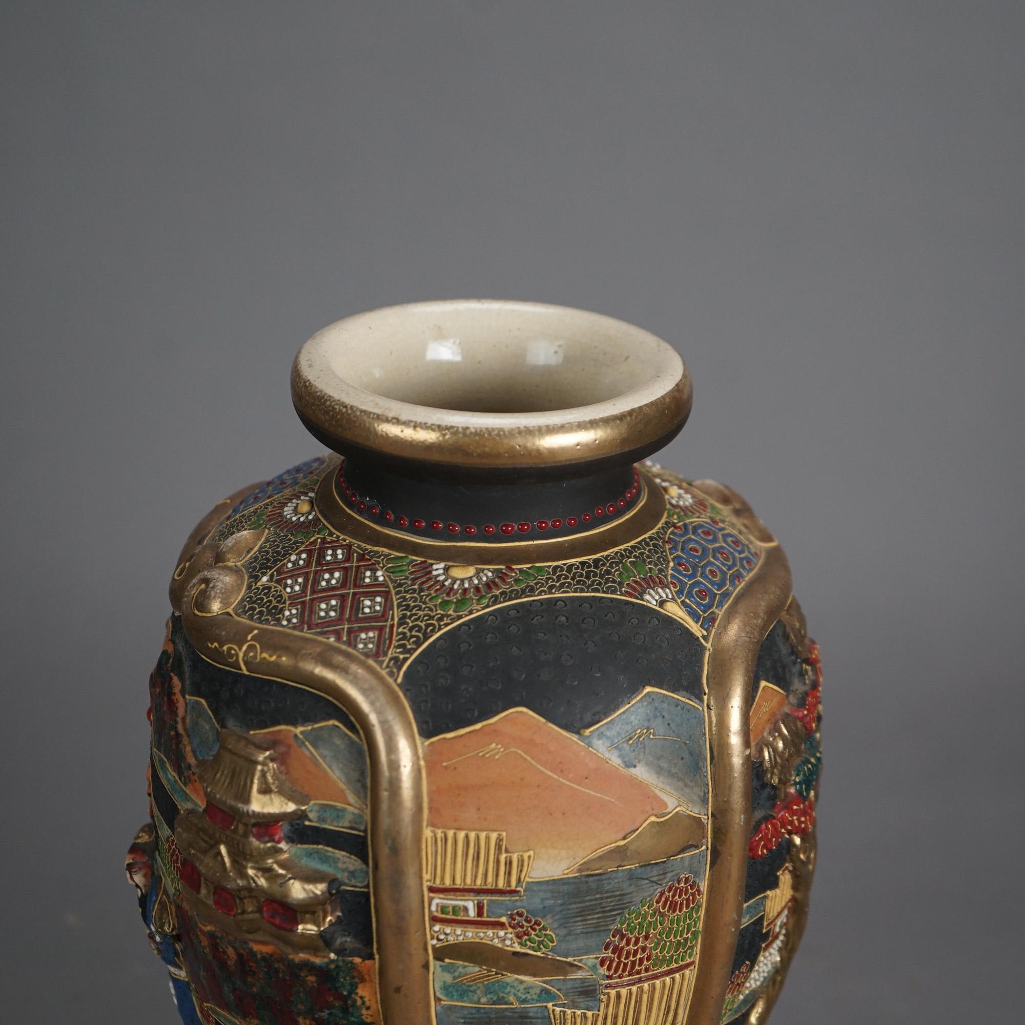 Antiguo Jarrón Japonés de Cerámica Satsuma Dorado y Estampado C1930 en venta 4
