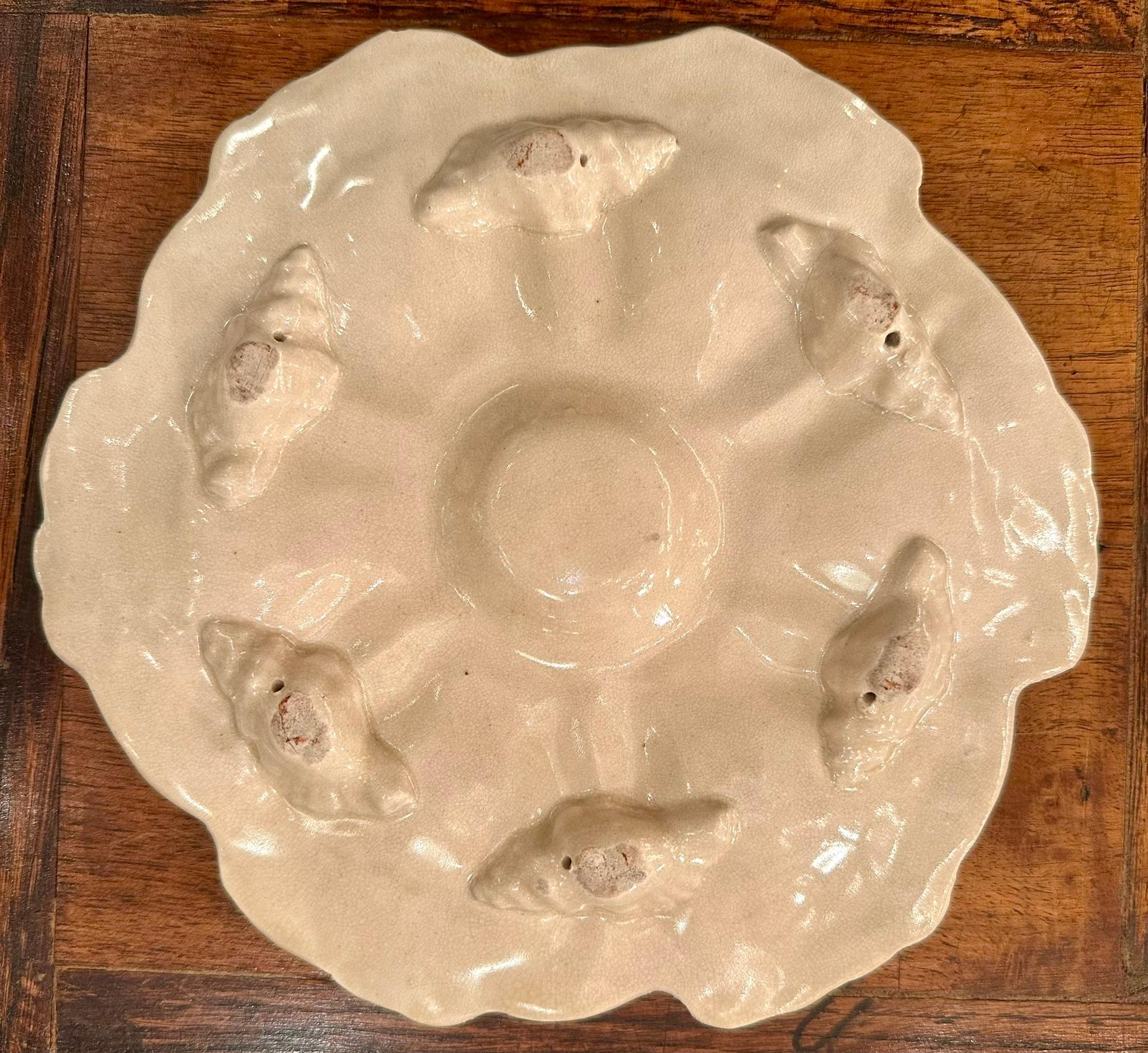 Antique Japanese Satsuma Hand-Painted Detail Porcelain Oyster Plate, Circa 1890. For Sale 3